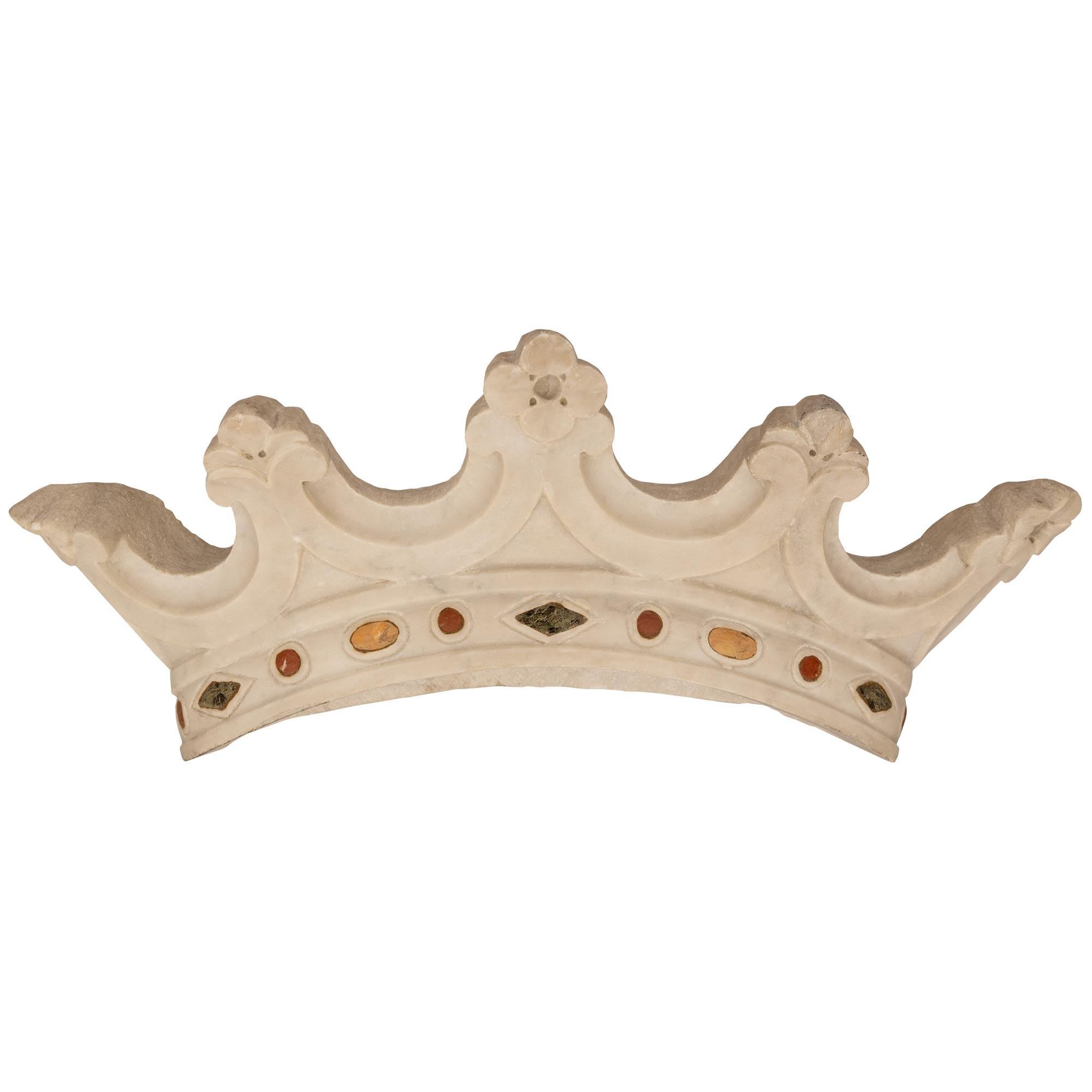 Italian 19th Century Architectural Wall Element Of A Crown For Sale 2