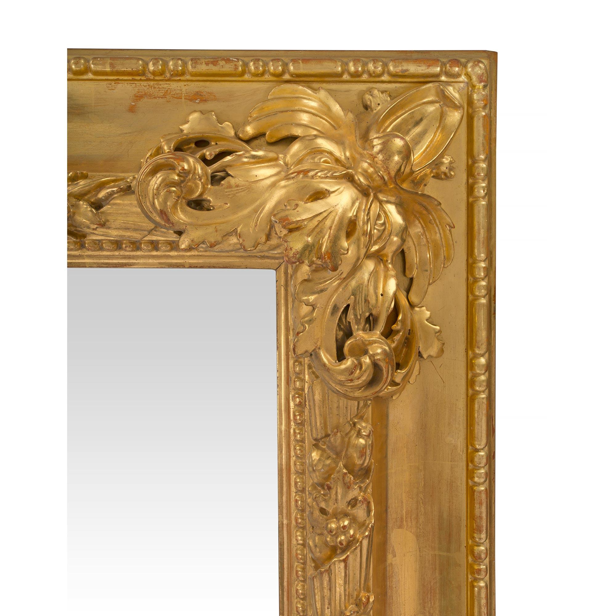 Italian 19th Century Baroque Giltwood Mirror In Good Condition For Sale In West Palm Beach, FL