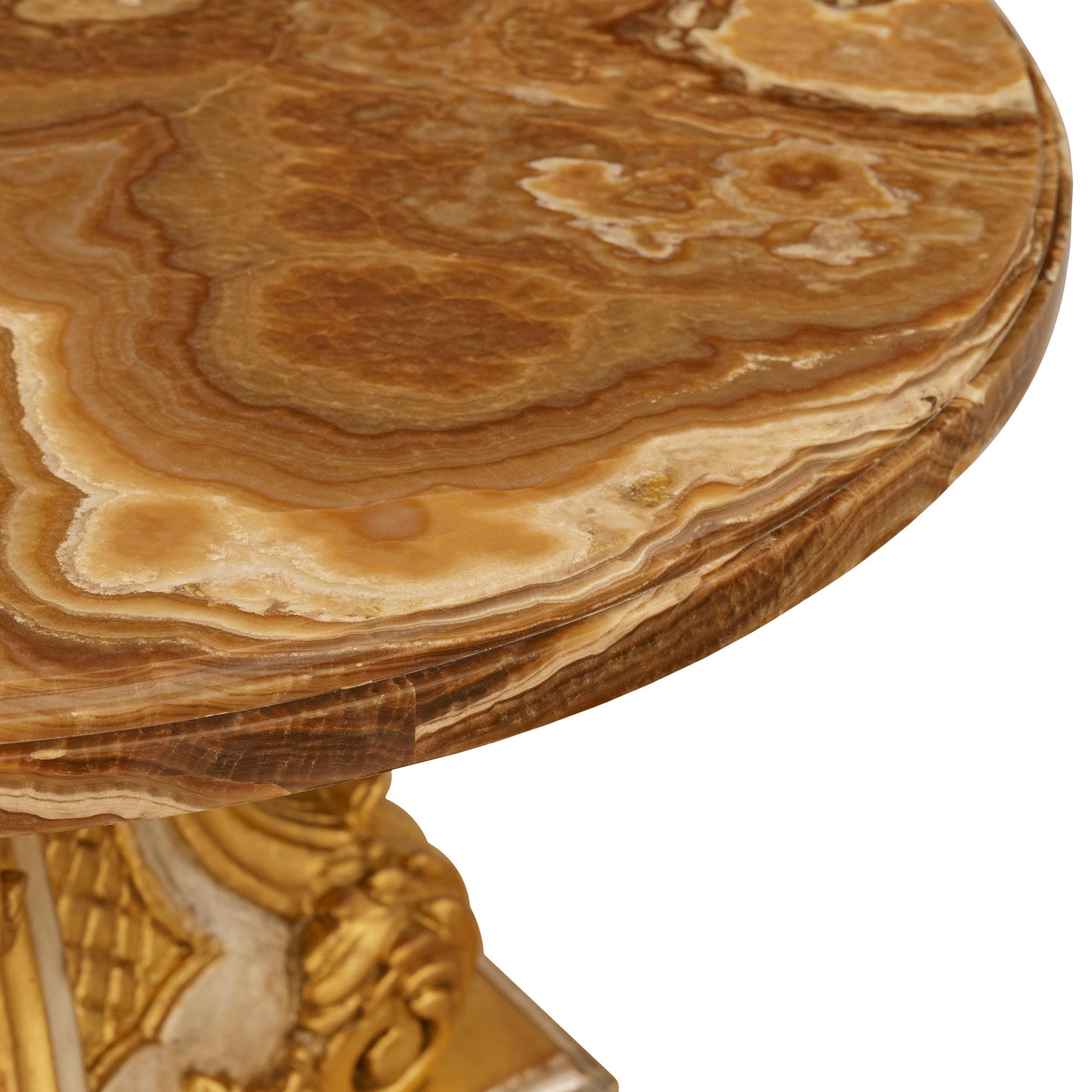 Table basse baroque italienne du 19e siècle en bois doré, méca et onyx Bon état - En vente à West Palm Beach, FL