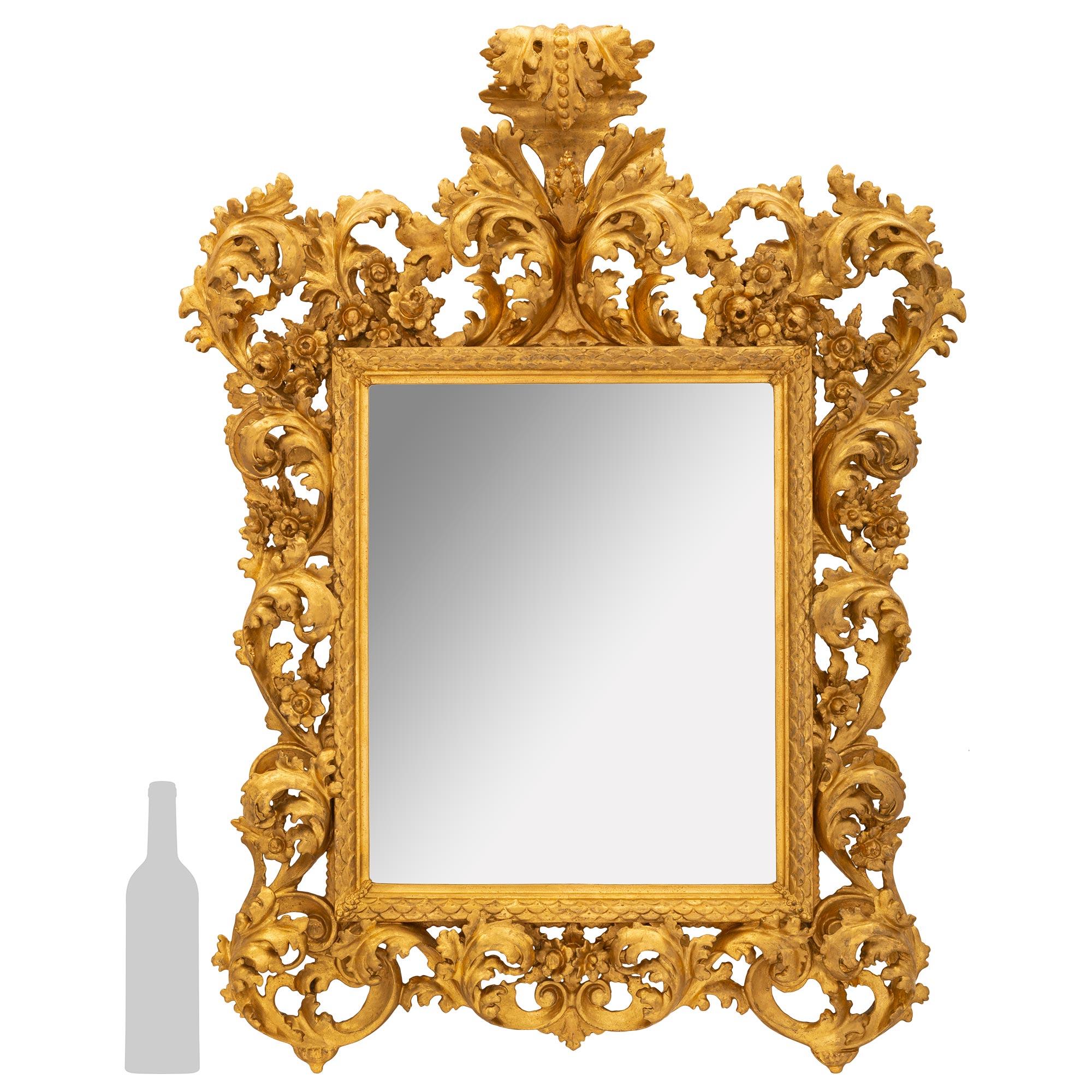 Miroir baroque italien du 19ème siècle en bois doré en vente 4