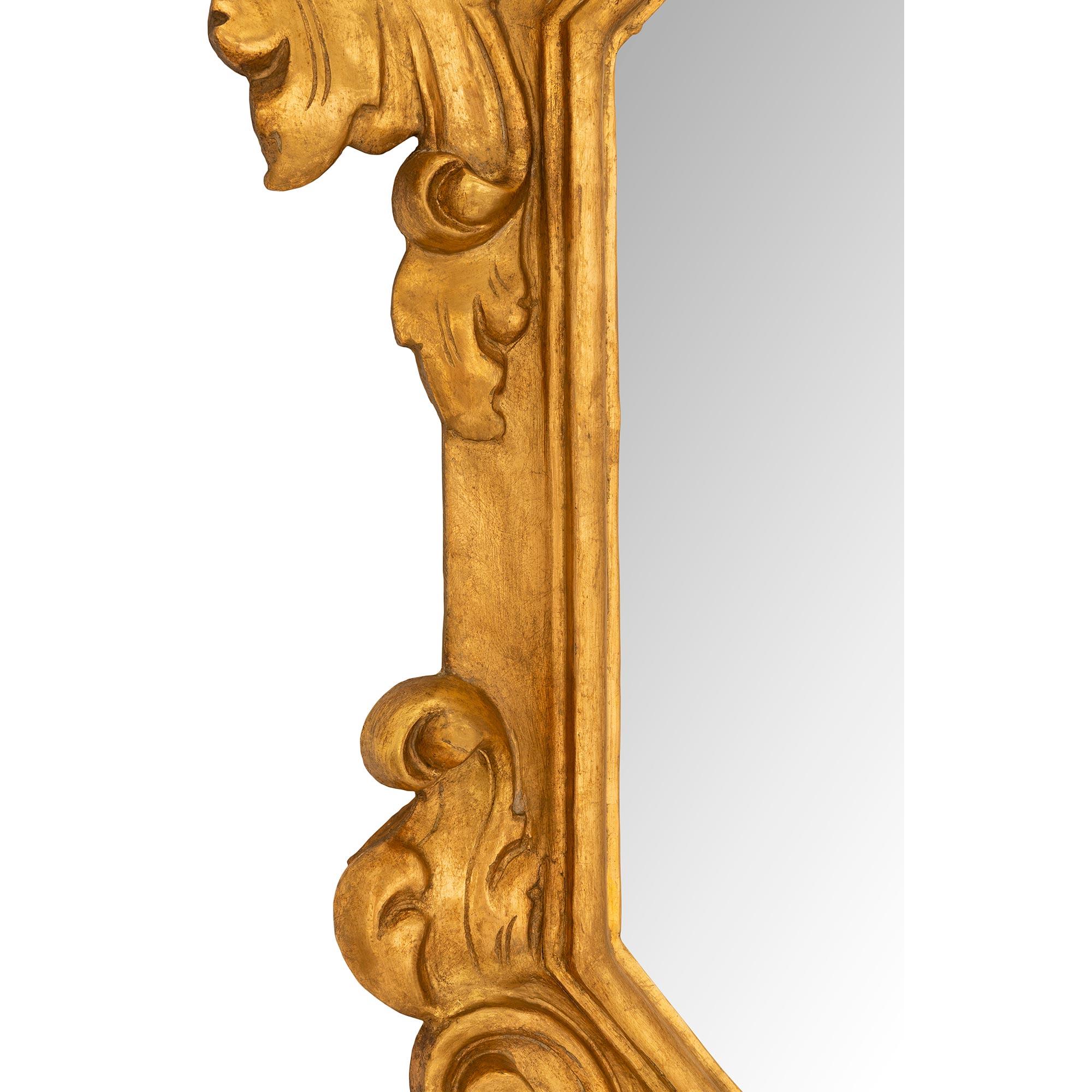 Miroir baroque italien du 19ème siècle en bois doré en vente 1