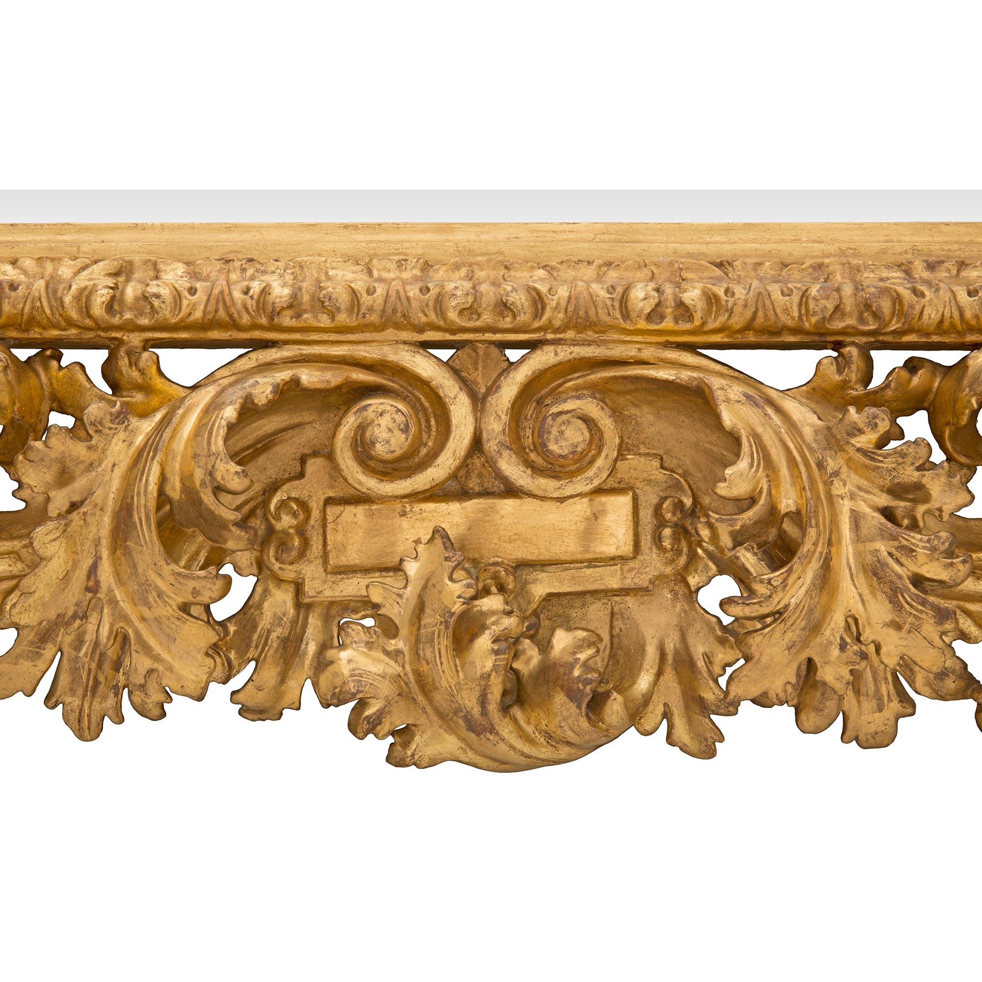 Miroir baroque italien du 19ème siècle en bois doré en vente 2