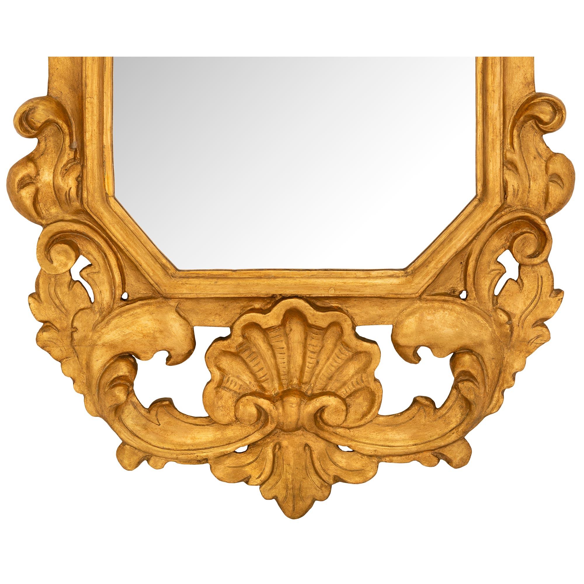 Miroir baroque italien du 19ème siècle en bois doré en vente 3