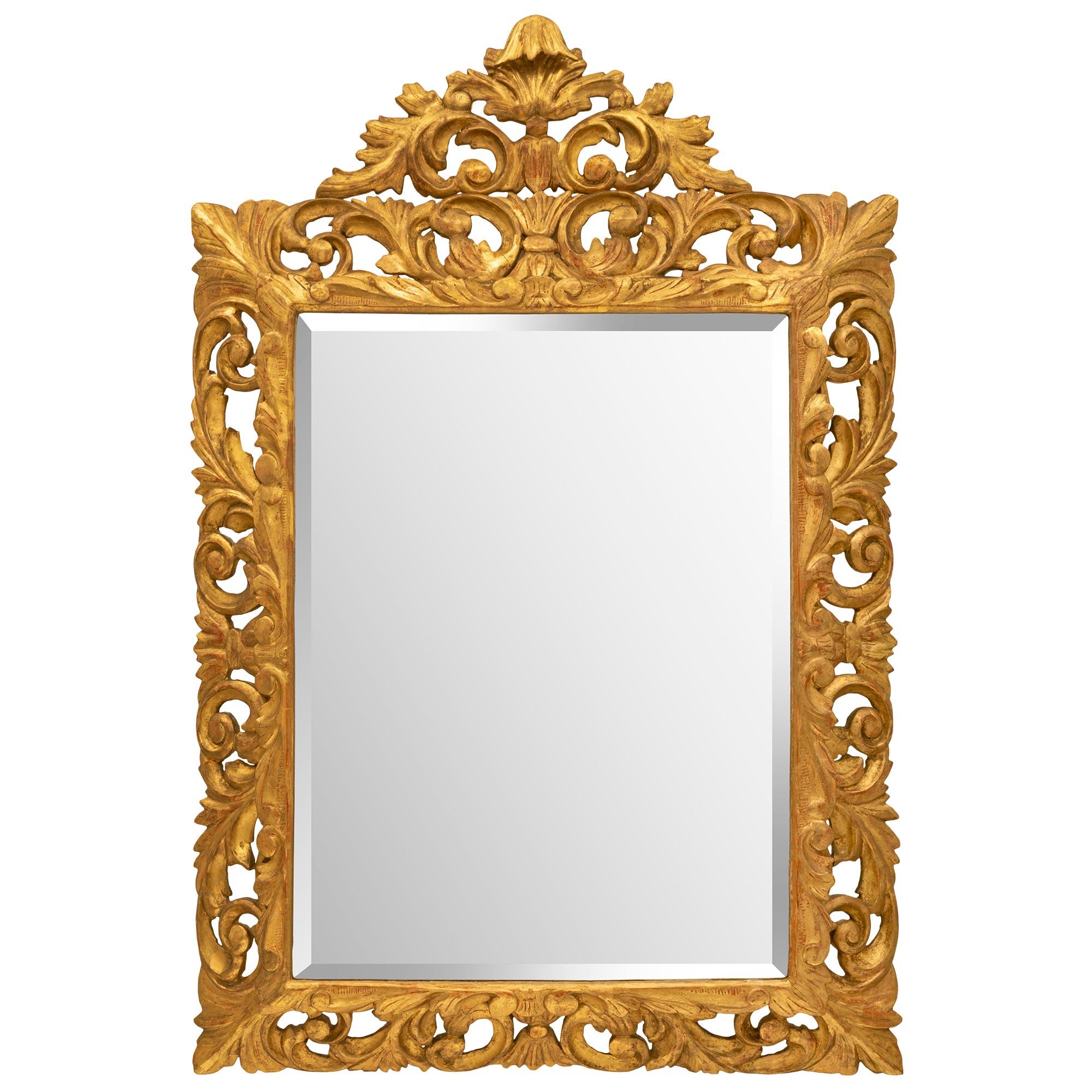 Miroir baroque italien du 19ème siècle en bois doré en vente 4