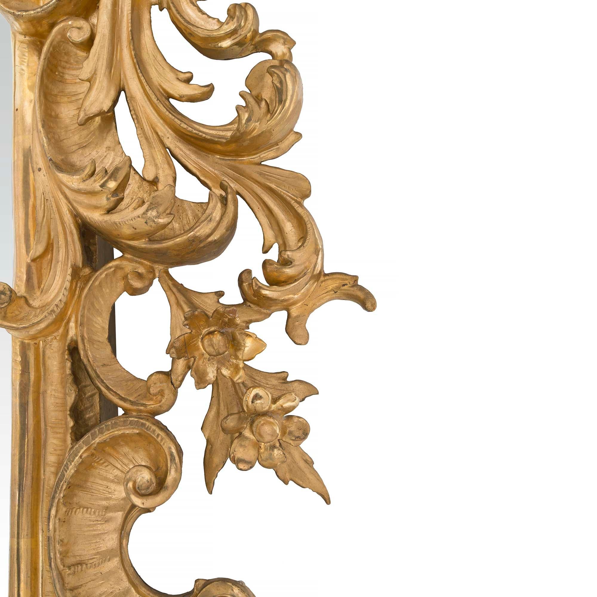 XIXe siècle Miroir rectangulaire baroque italien du 19ème siècle en bois doré en vente