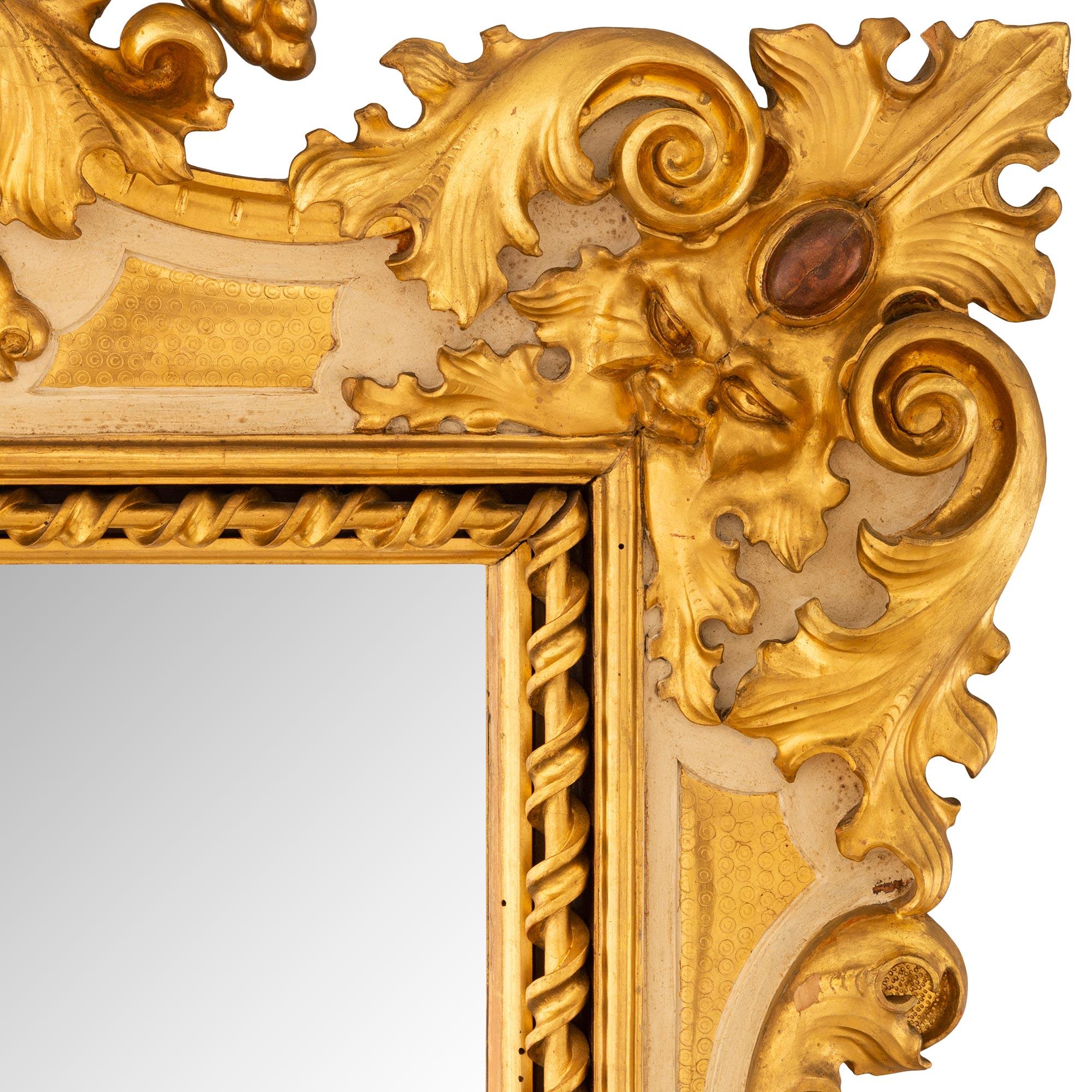 Patiné Miroir baroque italien du 19ème siècle en bois patiné et bois doré en vente