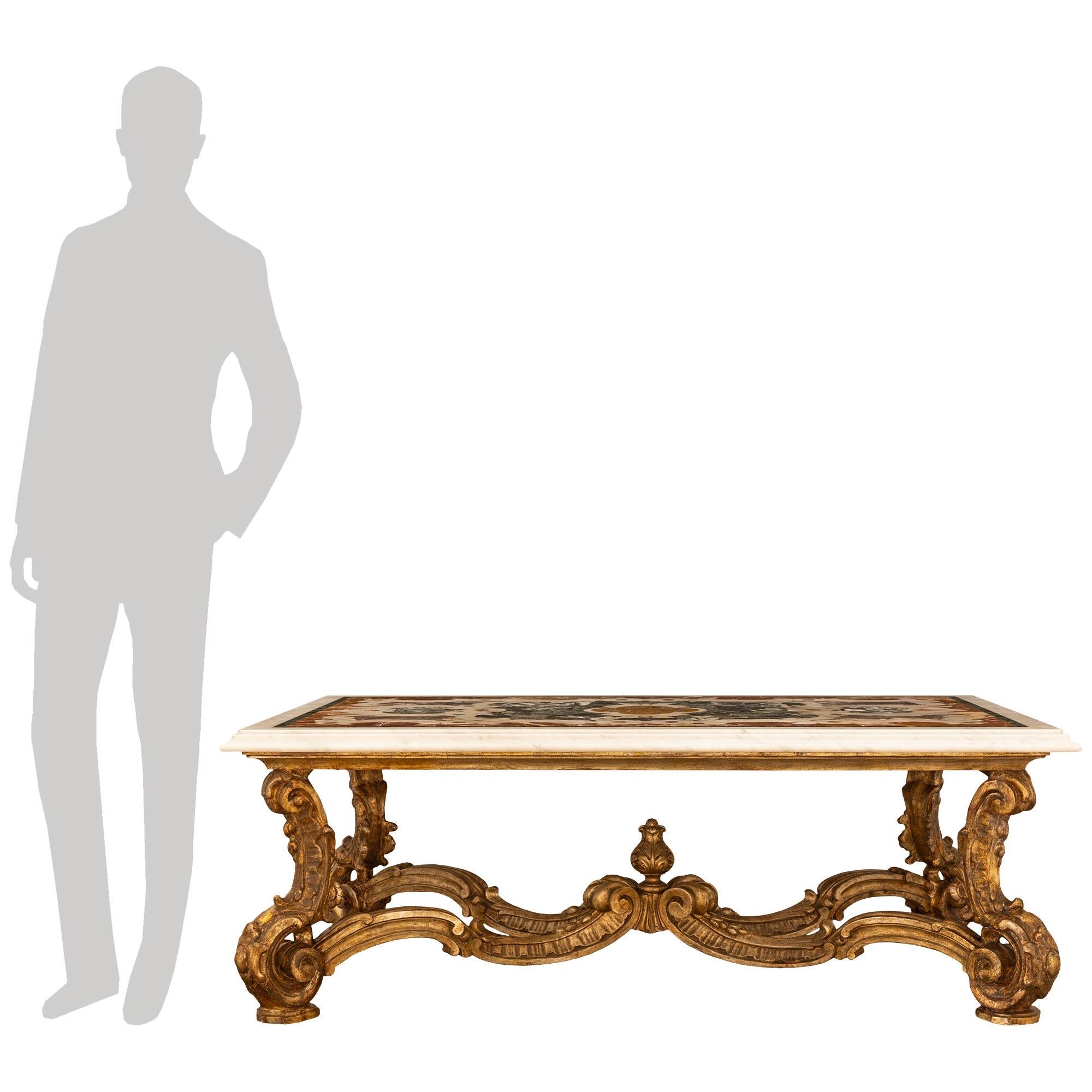 Baroque Table basse baroque italienne du 19ème siècle en marbre Pietra Dura et Mecca en vente