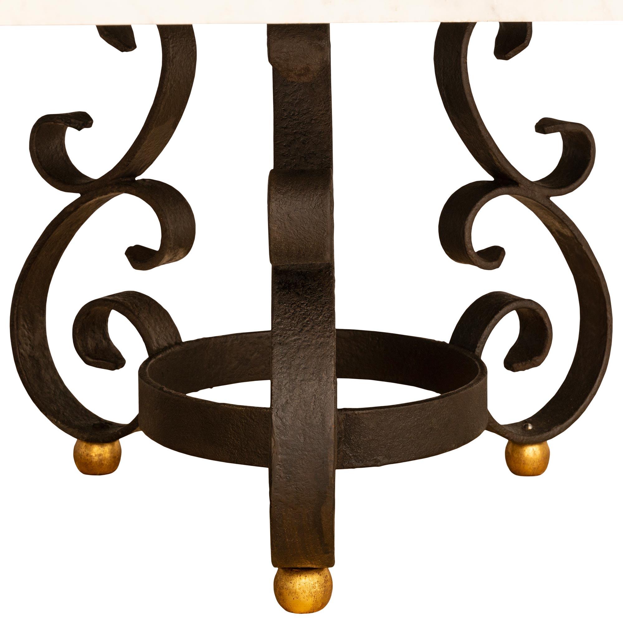 Table basse baroque italienne du 19ème siècle en marbre Pietra Dura et fer forgé en vente 2