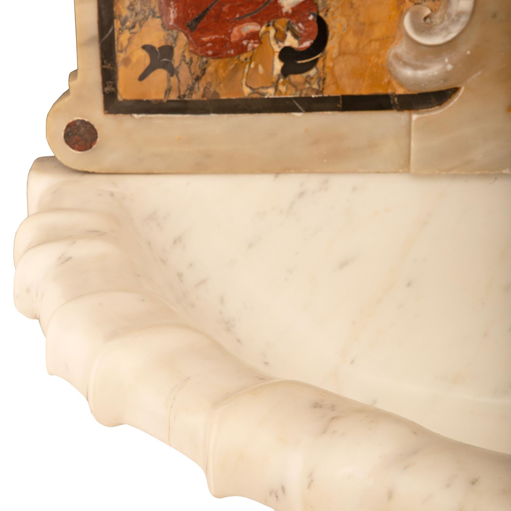 Fuente/bañera de mármol barroca italiana del siglo XIX en venta 2