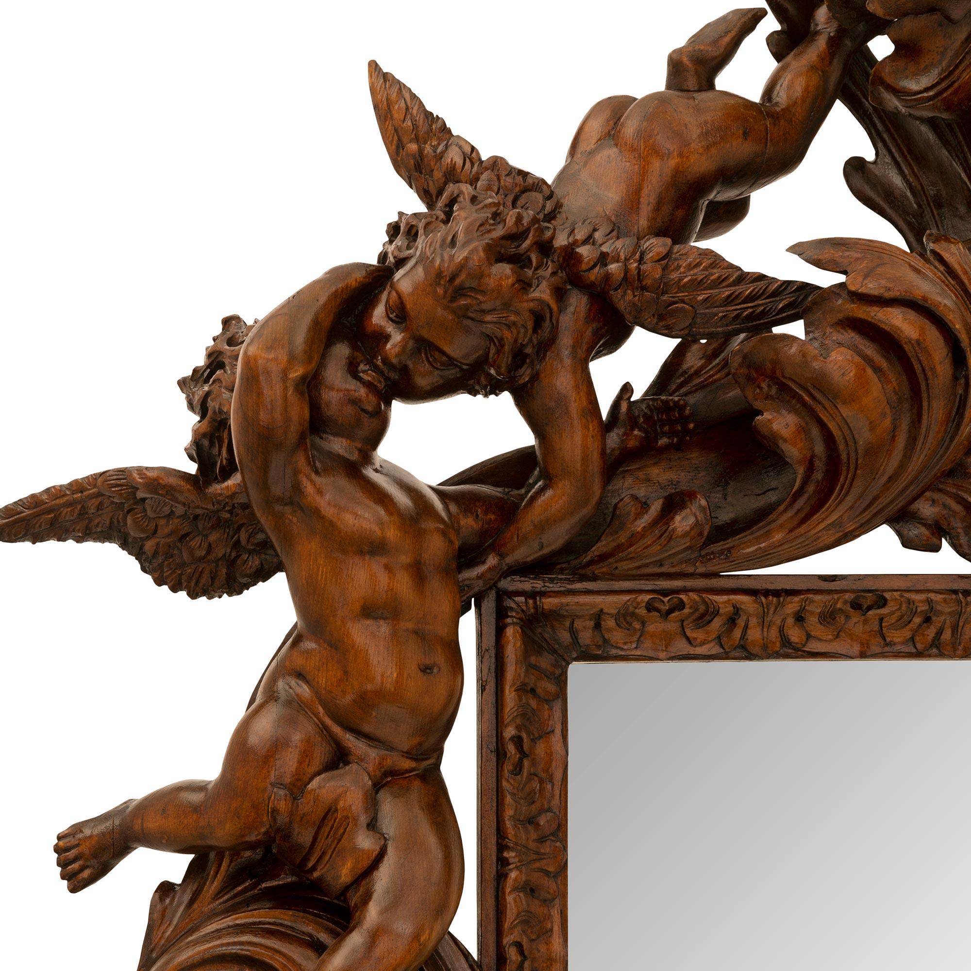 Italienischer Barockspiegel aus Nussbaumholz, 19. Jahrhundert im Angebot 2