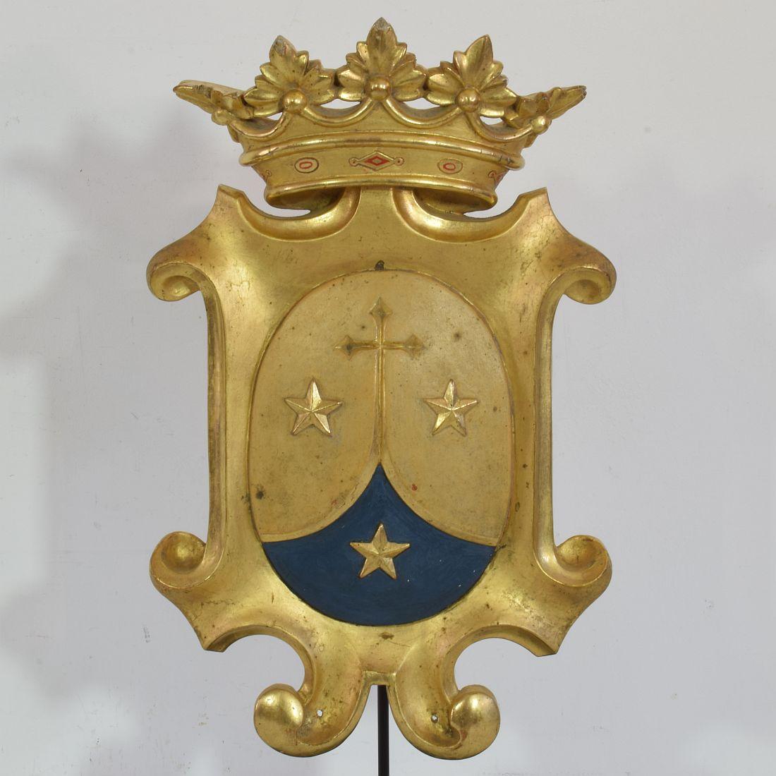 Italian 19th Century Baroque Style Giltwood Coat of Arms 4