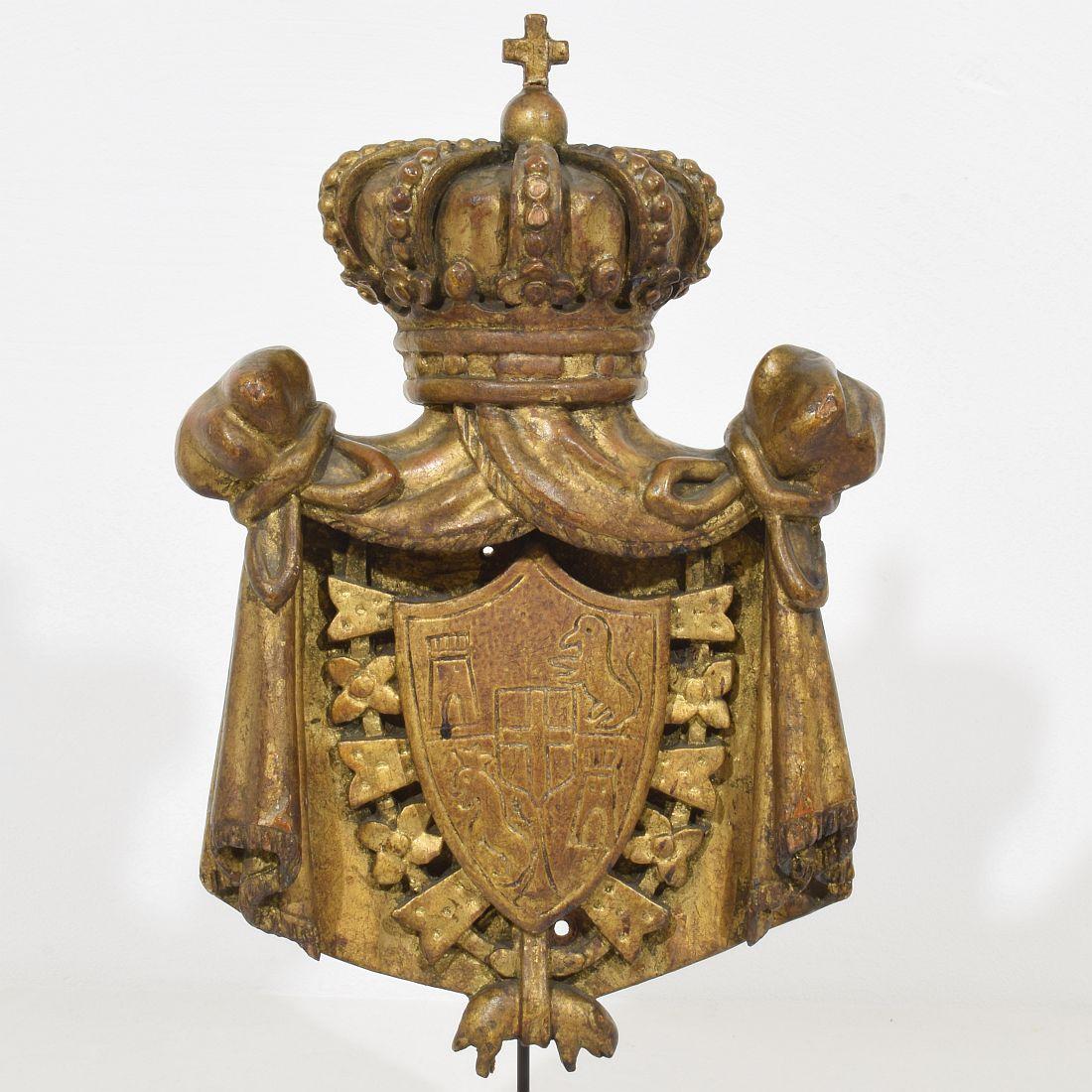 Italian 19th Century Baroque Style Giltwood Coat of Arms 3