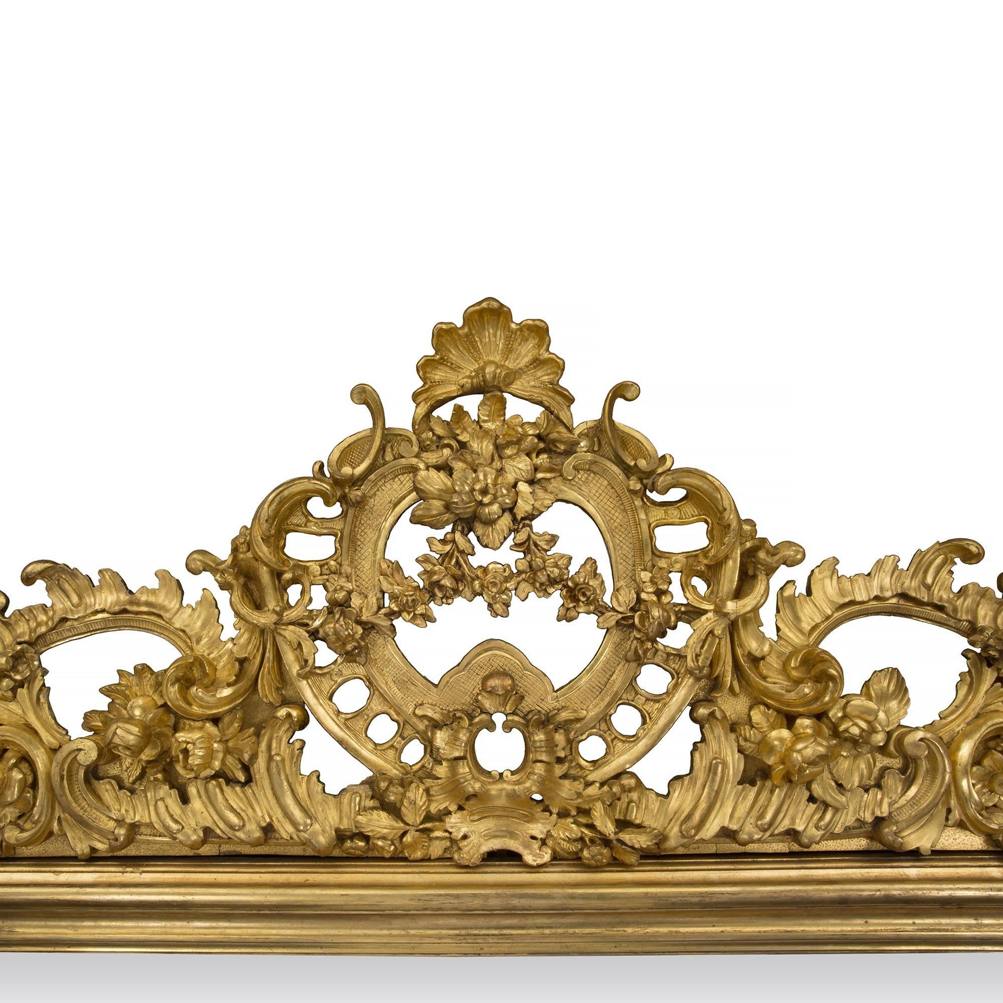 Italian 19th Century Baroque Style Giltwood Mirror In Excellent Condition In West Palm Beach, FL