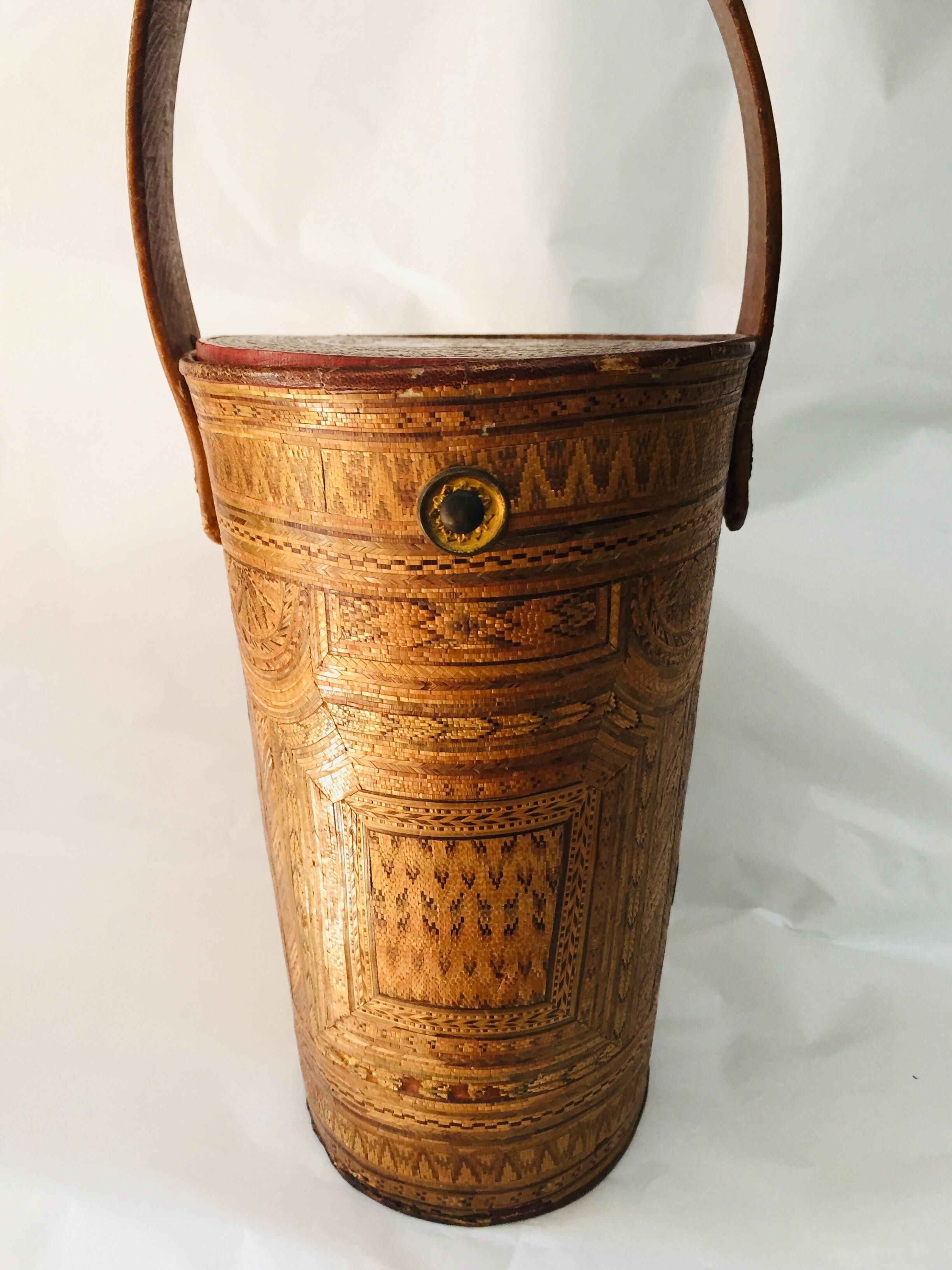 Italian 19th Century Braided Straw Bag Basket with Marquetry and Leather Handle 2