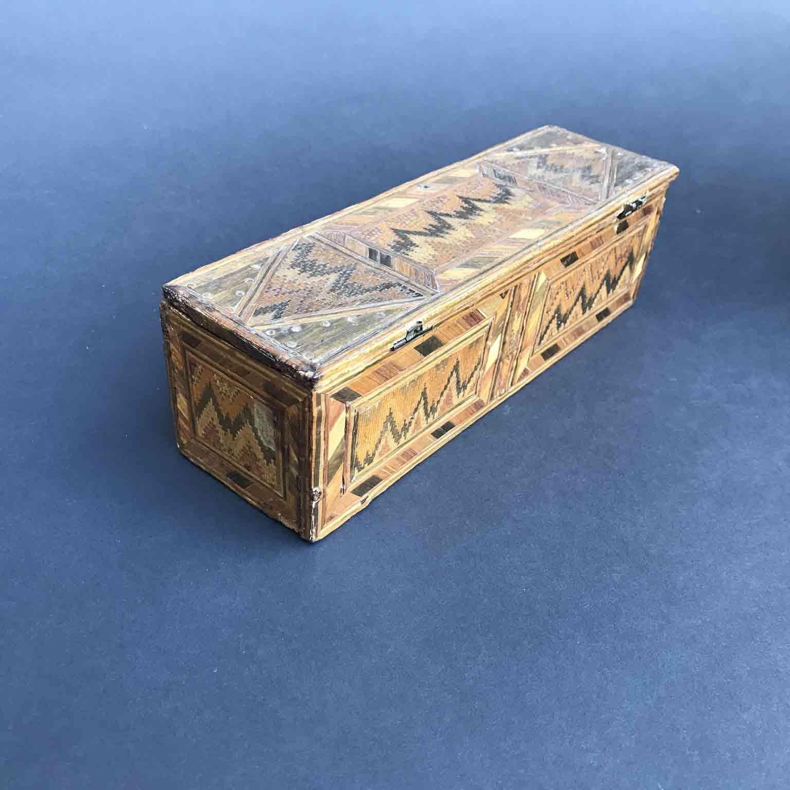 Italian 19th Century Braided Straw Box from a Monastery in Umbria Region For Sale 2