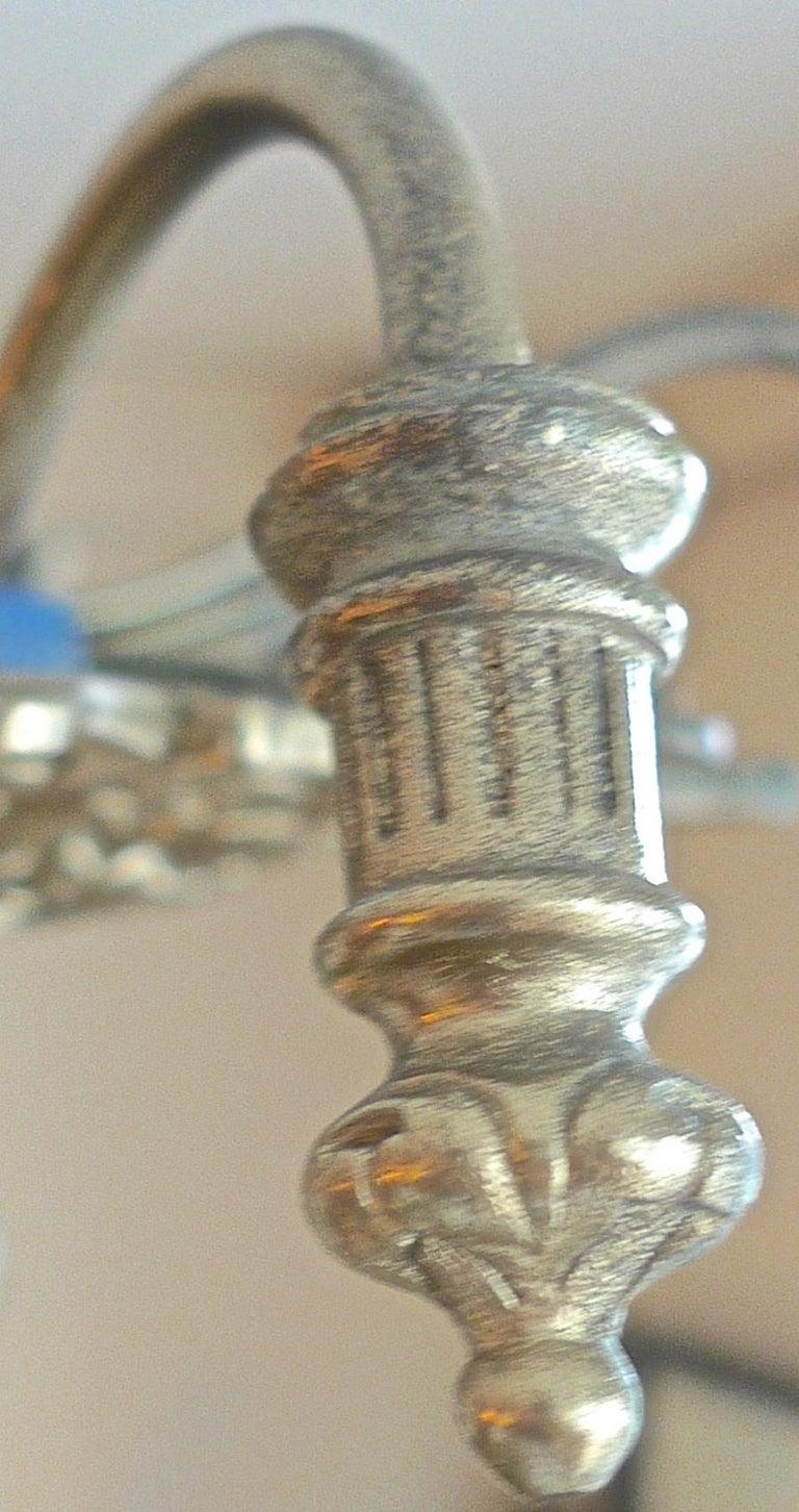 Italienischer Bronze-Kronleuchter des 19. Jahrhunderts mit zwei Etagen und zwölf Lichtern im Angebot 11