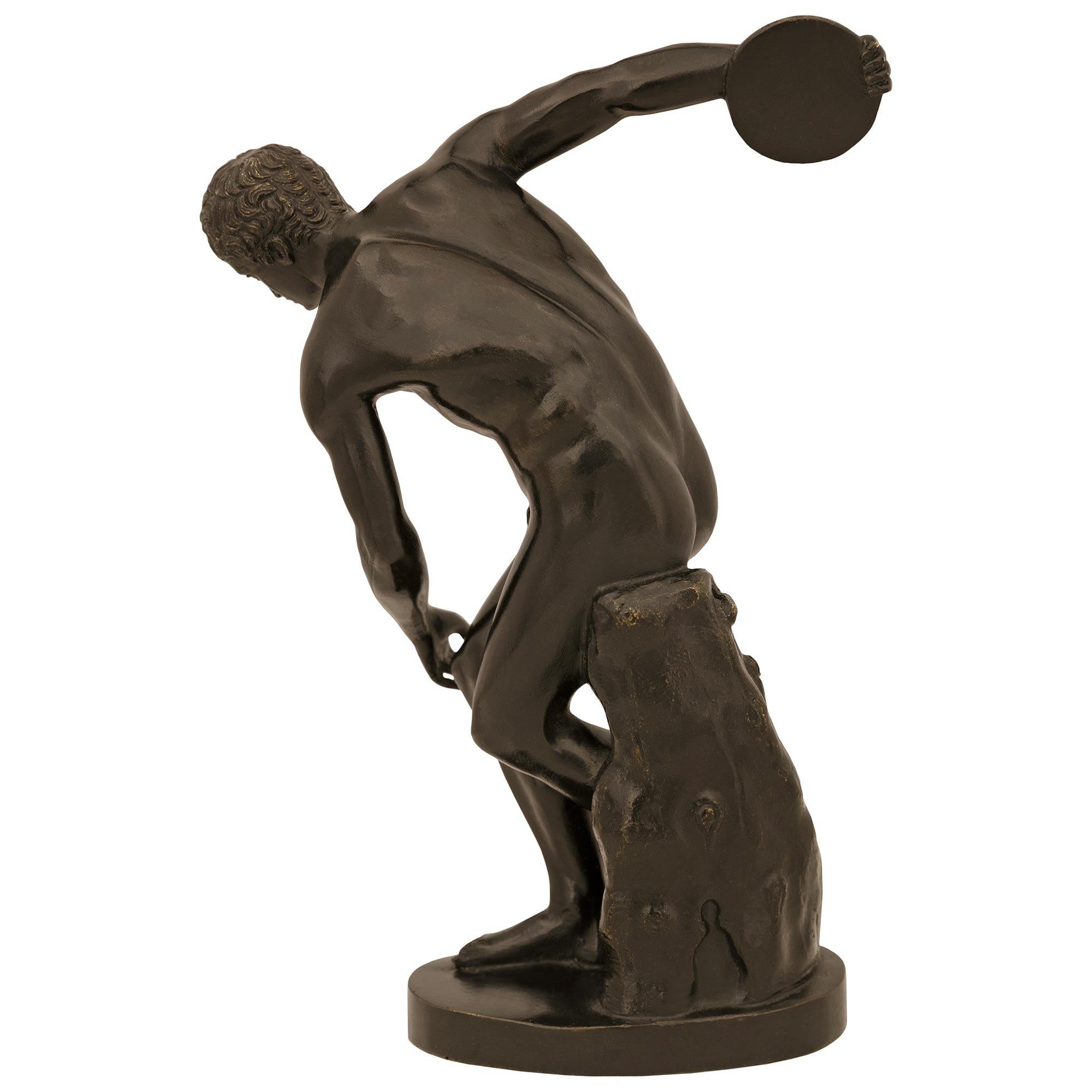 Italian 19th century Bronze statue of The Discus Thrower For Sale 4