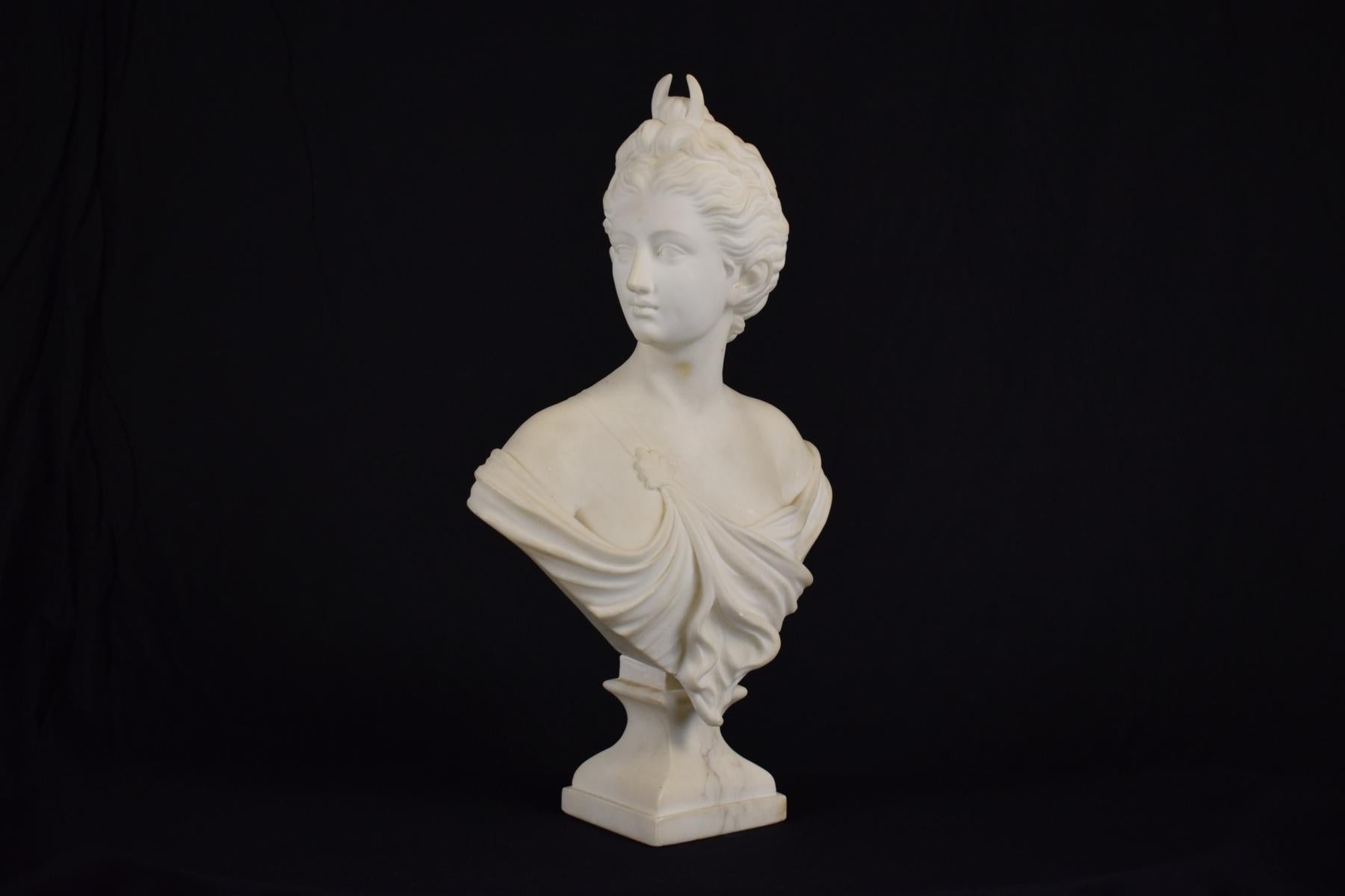 Italian 19th Century Bust of Diana White Marble Neoclassical Style 9