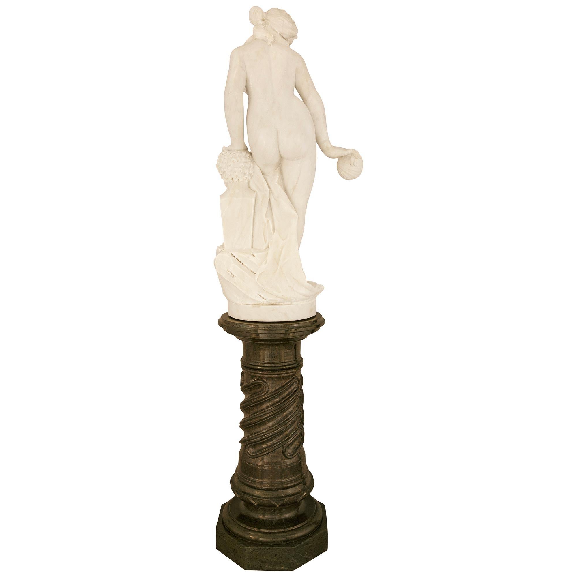 Statua italiana del XIX secolo in marmo di Carrara e Vert de Patricia raffigurante Galatea in vendita 9