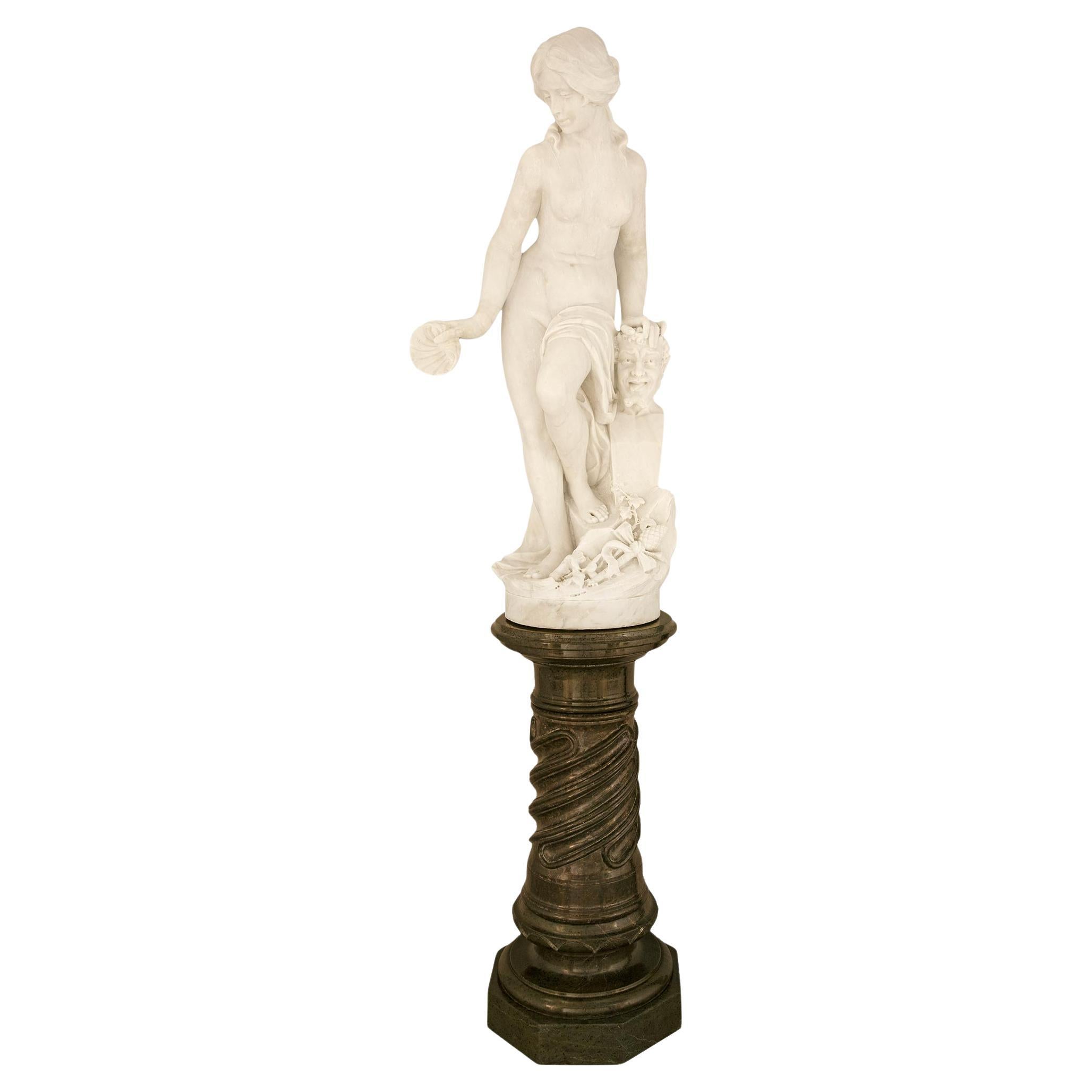 Statua italiana del XIX secolo in marmo di Carrara e Vert de Patricia raffigurante Galatea