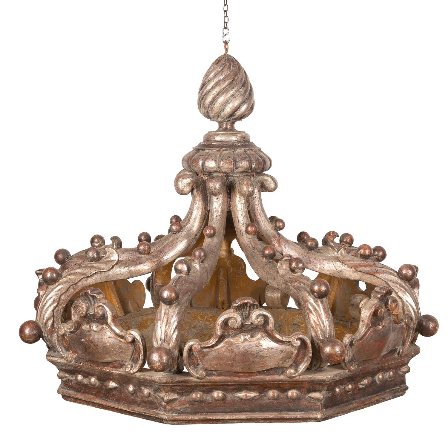 Italian 19th Century Carved Crown 5