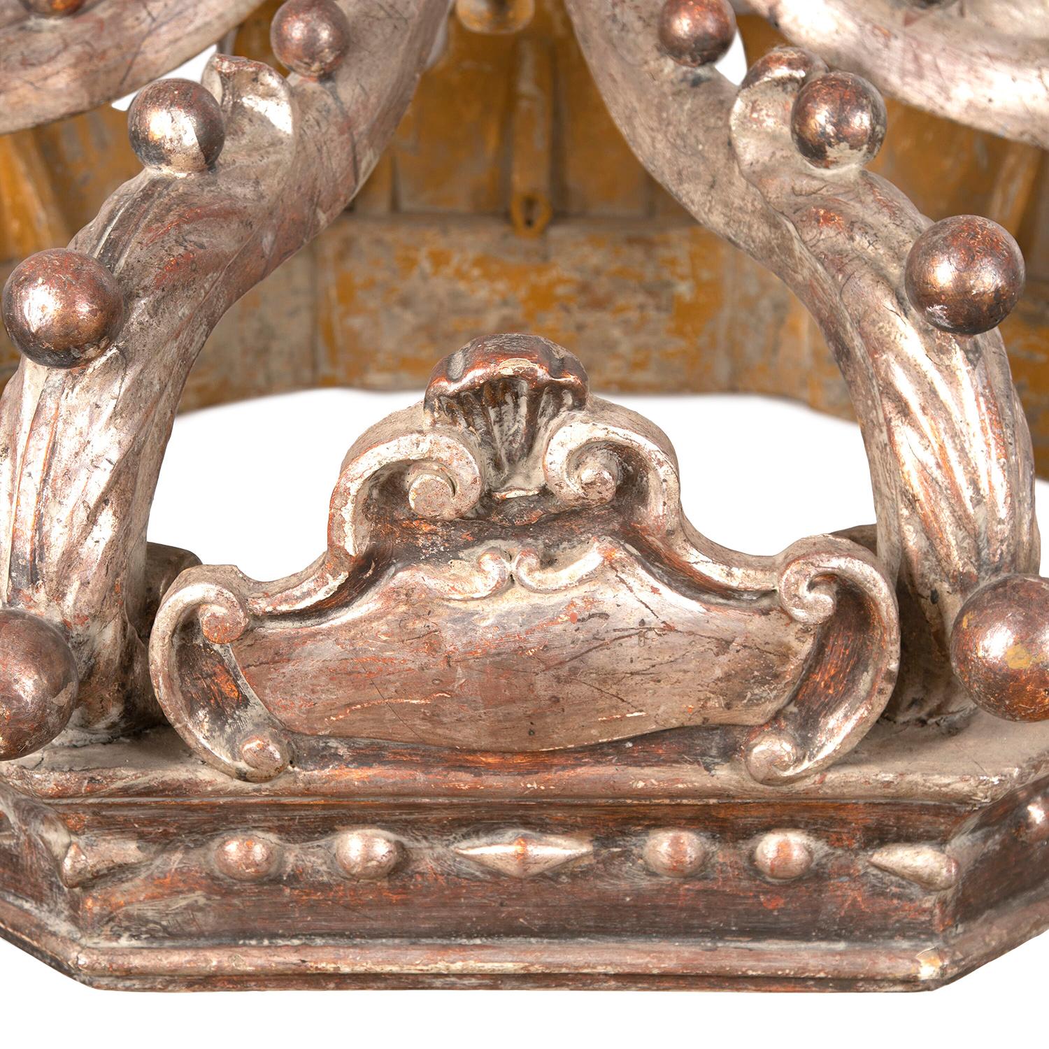 Italian 19th Century Carved Crown 1