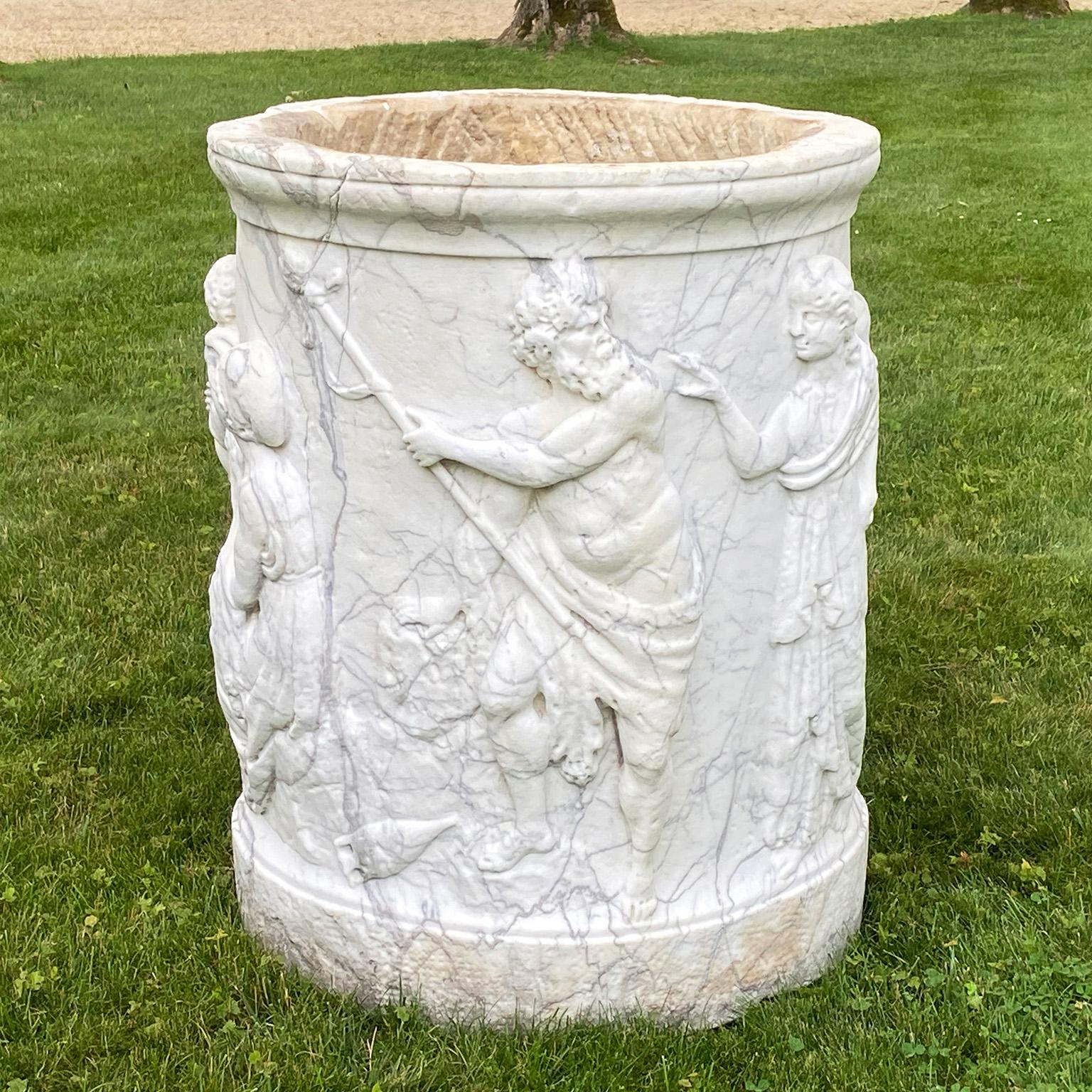 Italian 19th-Century Carved Marble Wellhead 3