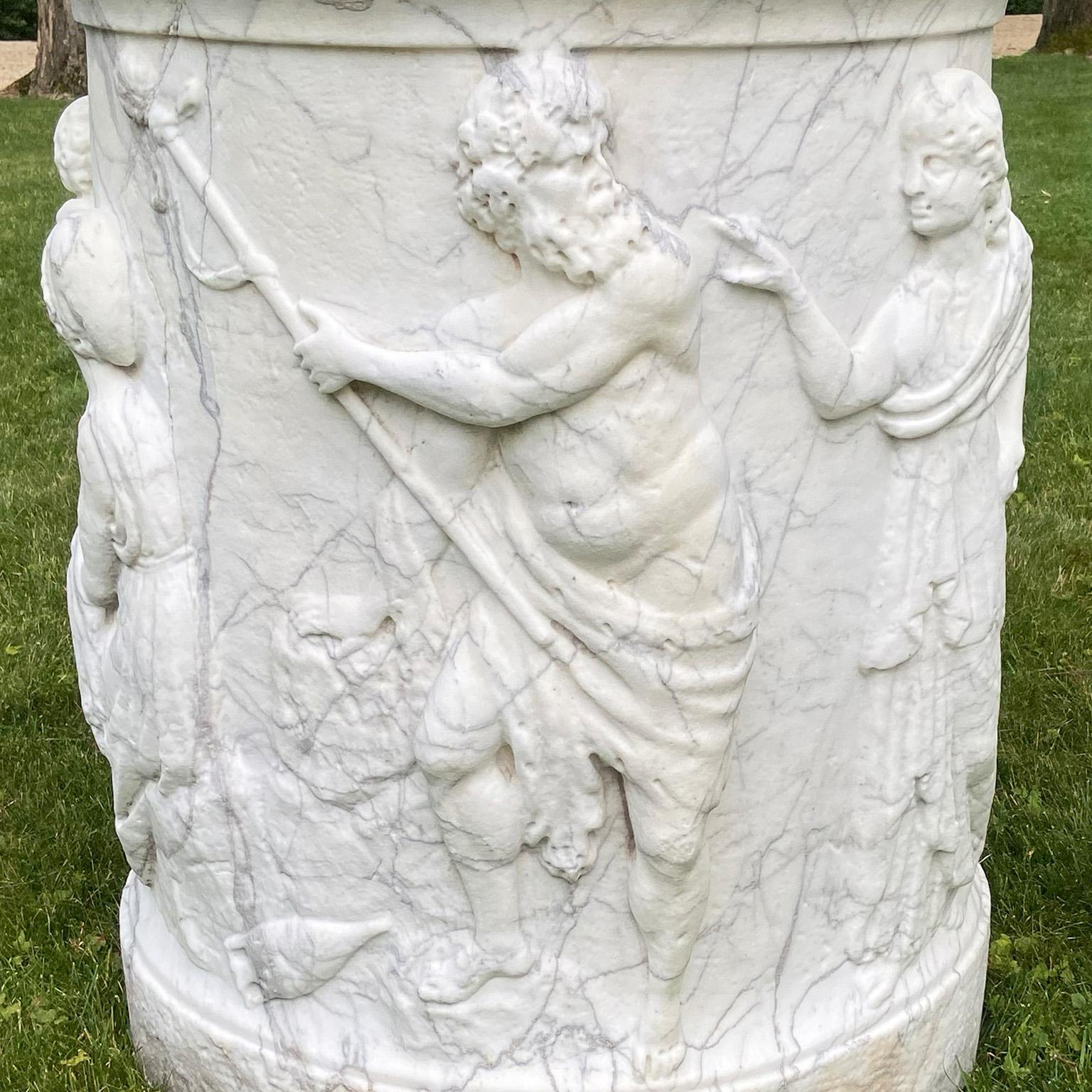 Italian 19th-Century Carved Marble Wellhead 4