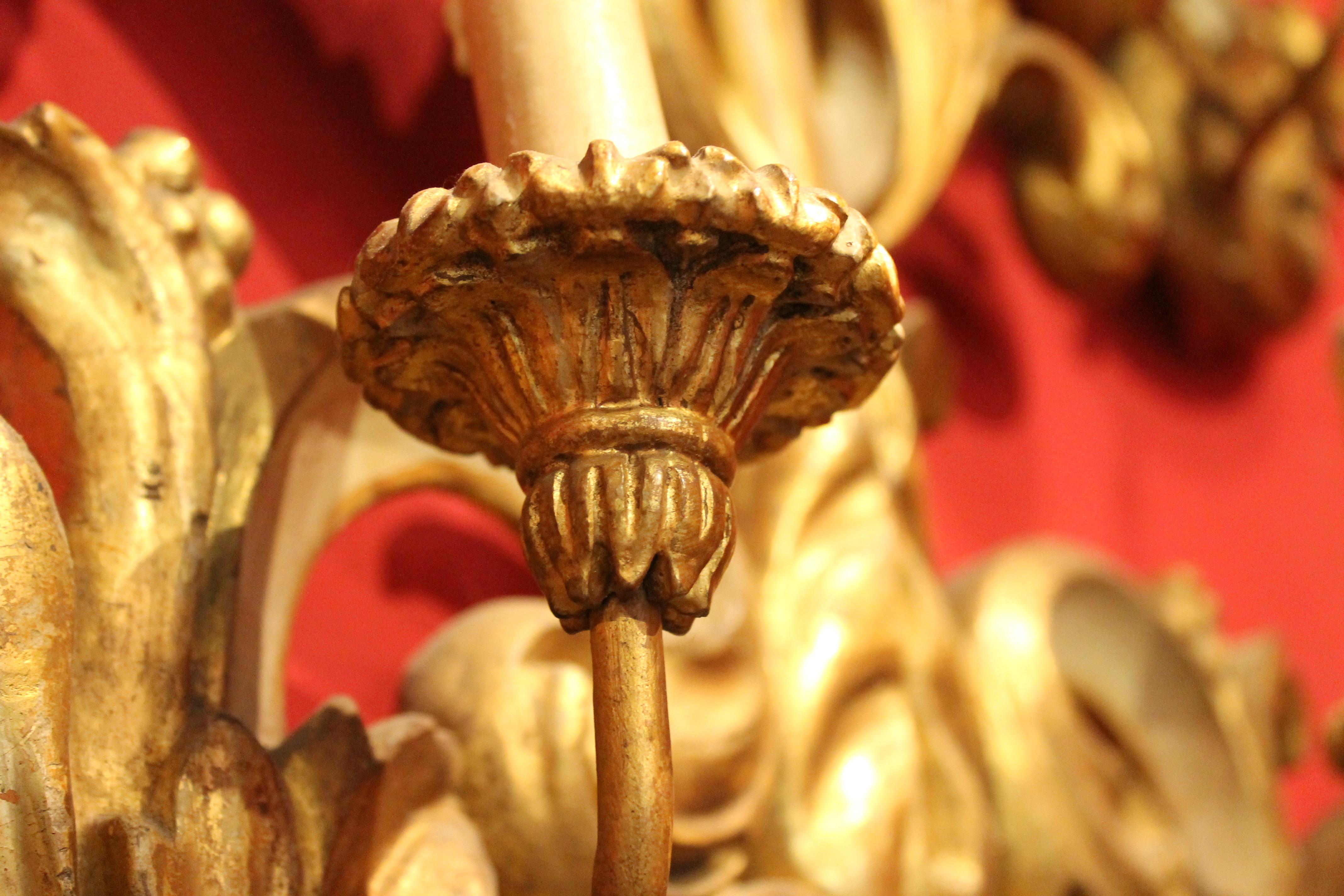 Italian 19th Century Carved White Lacquer and Giltwood Eight-Light Sconce In Good Condition In Firenze, IT