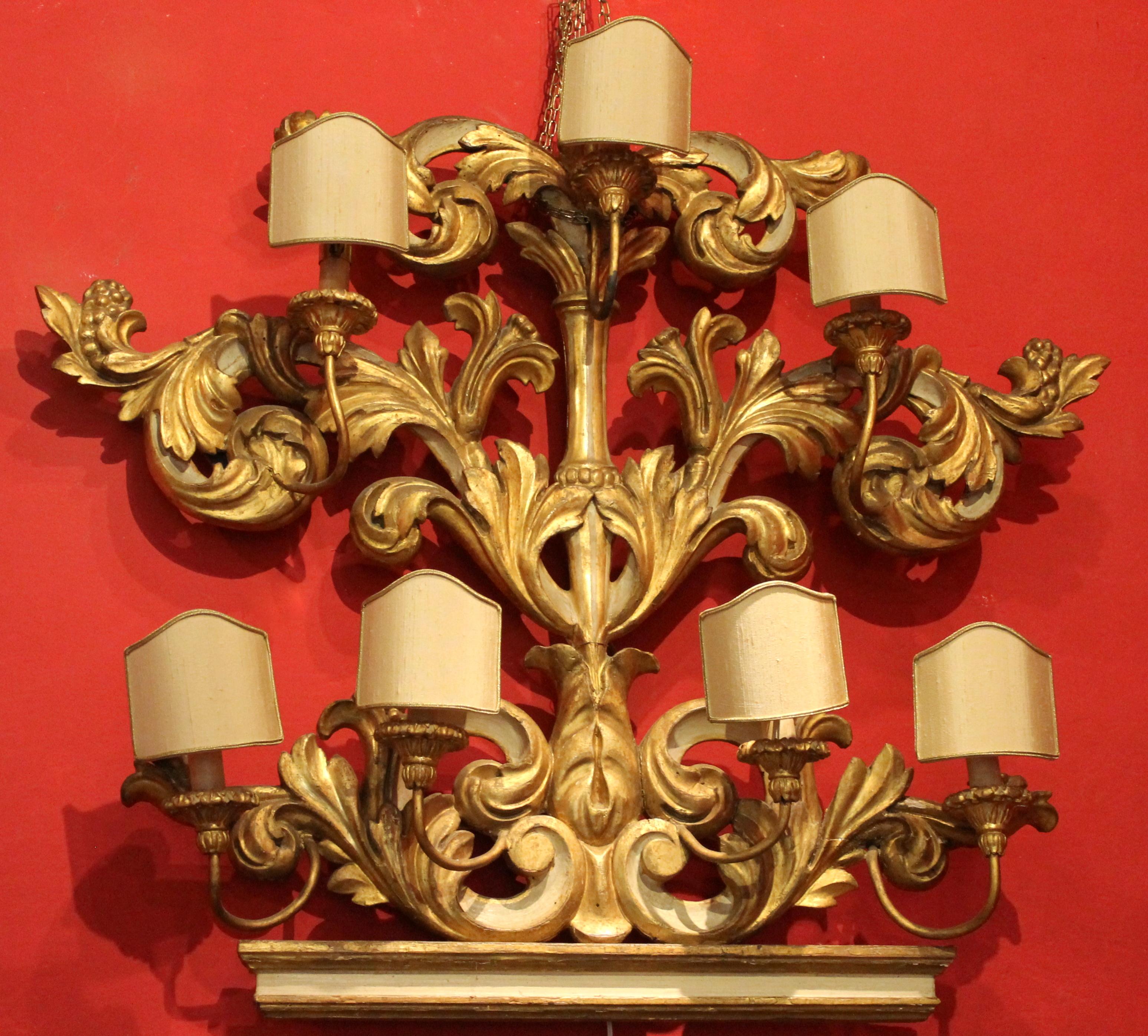 Italian 19th Century Carved White Lacquer and Giltwood Eight-Light Sconce 3
