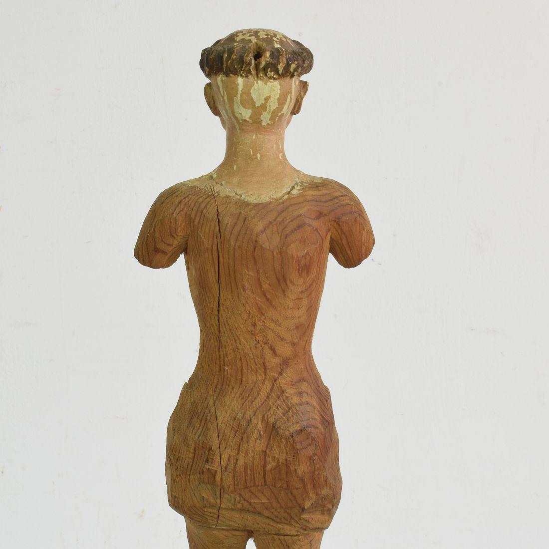 Figure de saint italienne en bois sculpté du 19ème siècle en vente 3