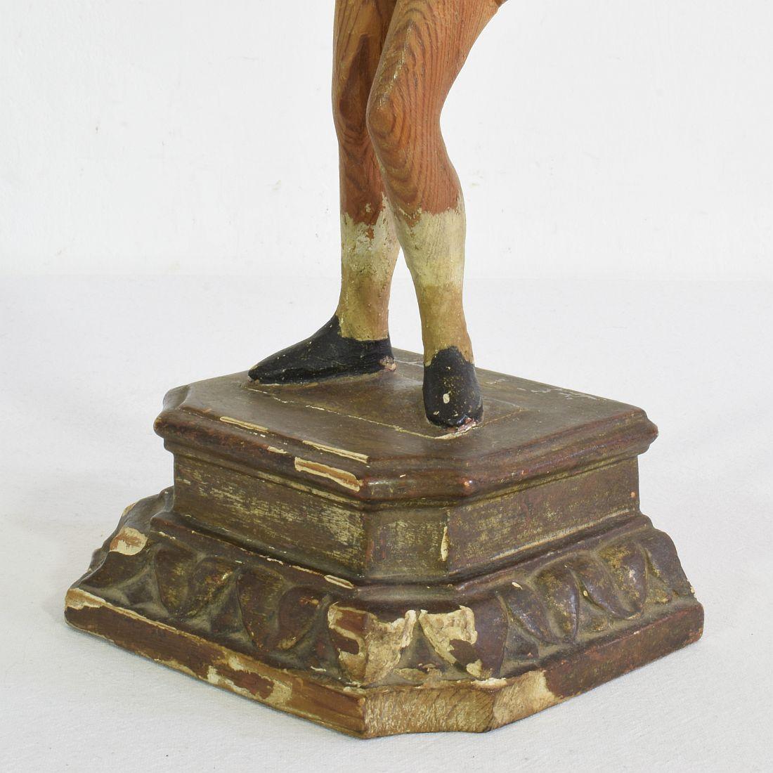 Figura di santo in legno intagliato del XIX secolo in vendita 5