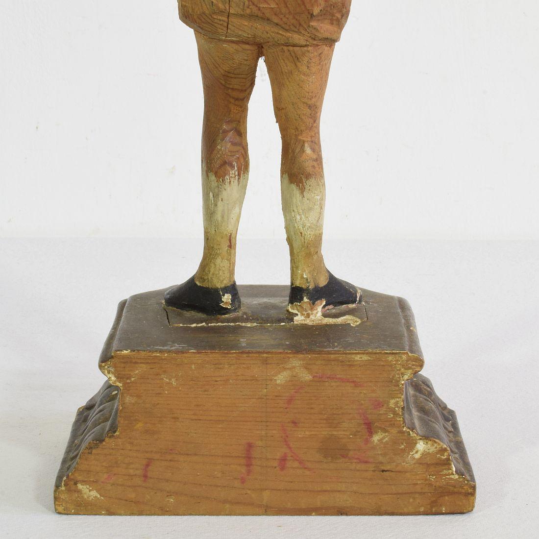 Figura di santo in legno intagliato del XIX secolo in vendita 7