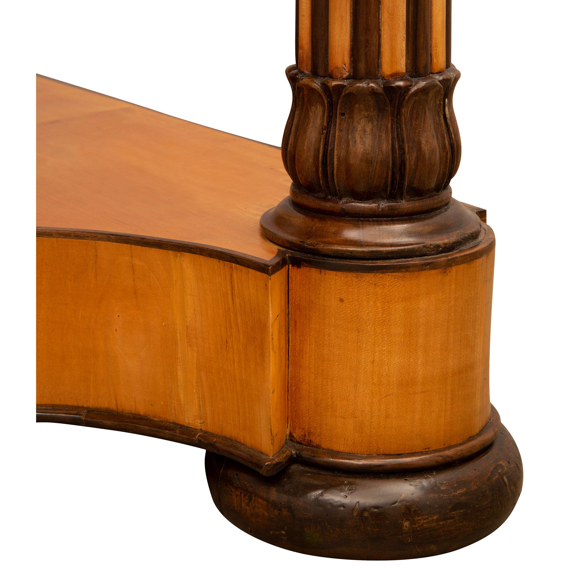 Consola italiana del siglo XIX de madera de abedul y mármol Charles X St. en venta 3