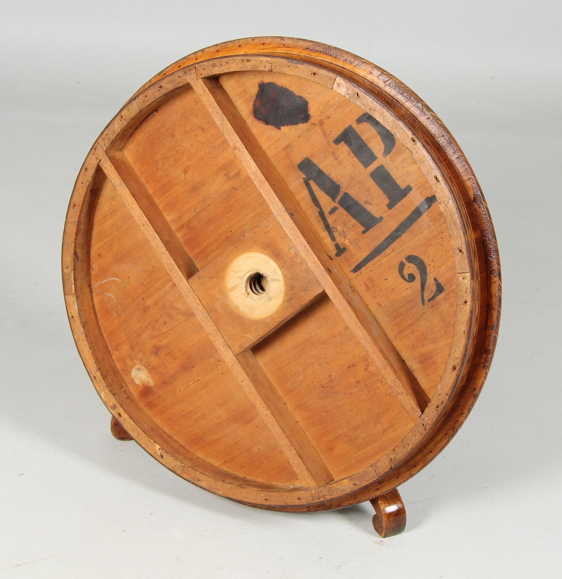 Italian 19th Century Chess Table with Marquetry 8