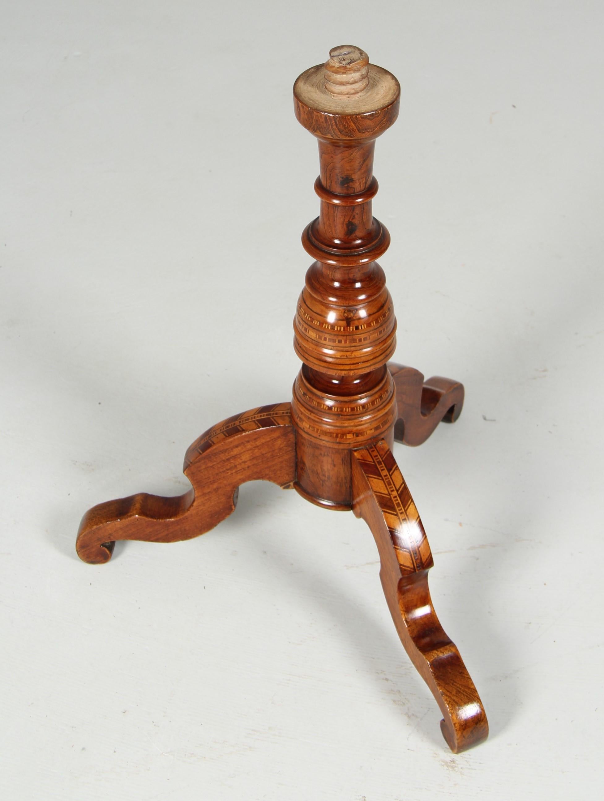 Italian 19th Century Chess Table with Marquetry 9