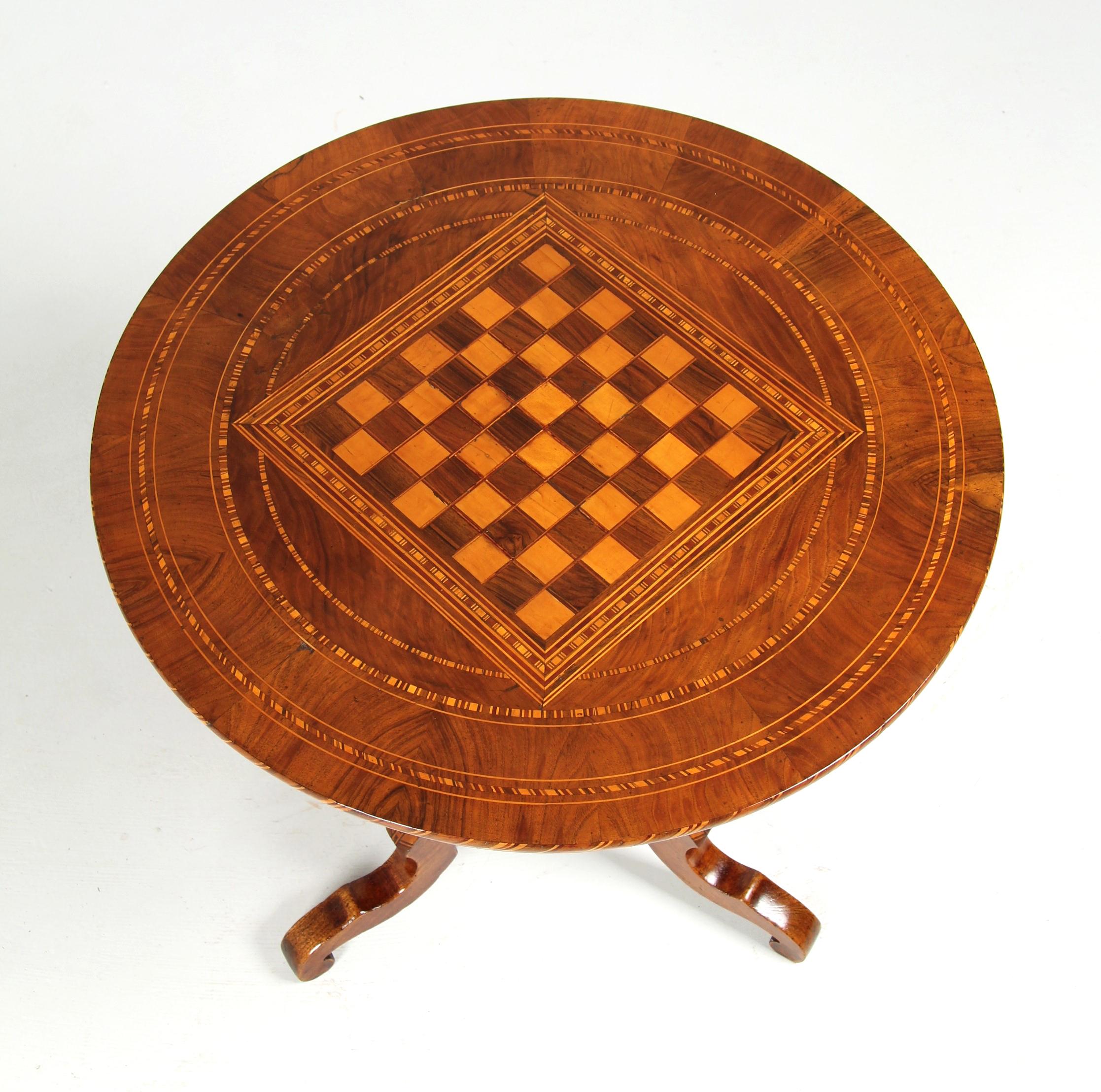 Maple Italian 19th Century Chess Table with Marquetry