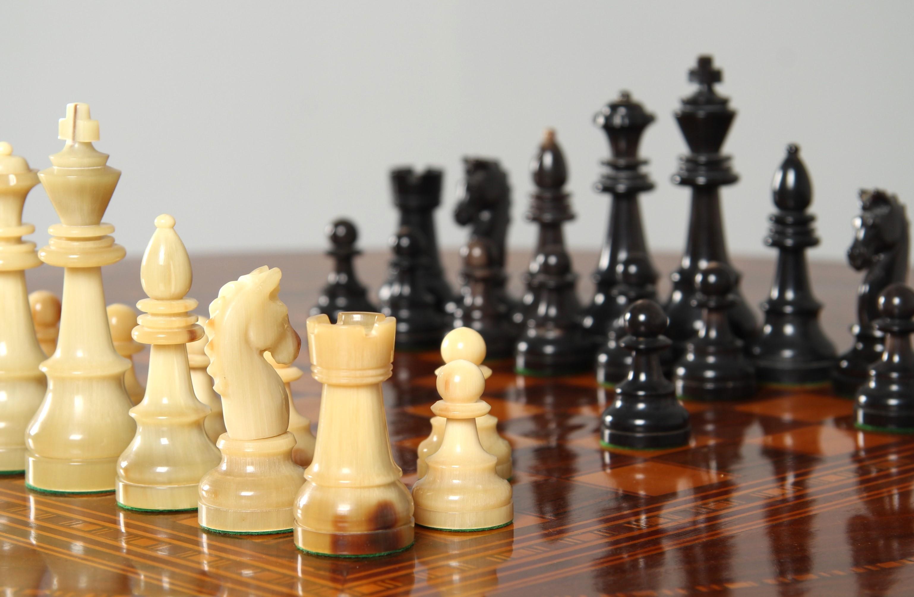 Italian 19th Century Chess Table with Marquetry 5