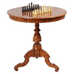 Table d'échecs italienne du 19ème siècle avec marqueterie