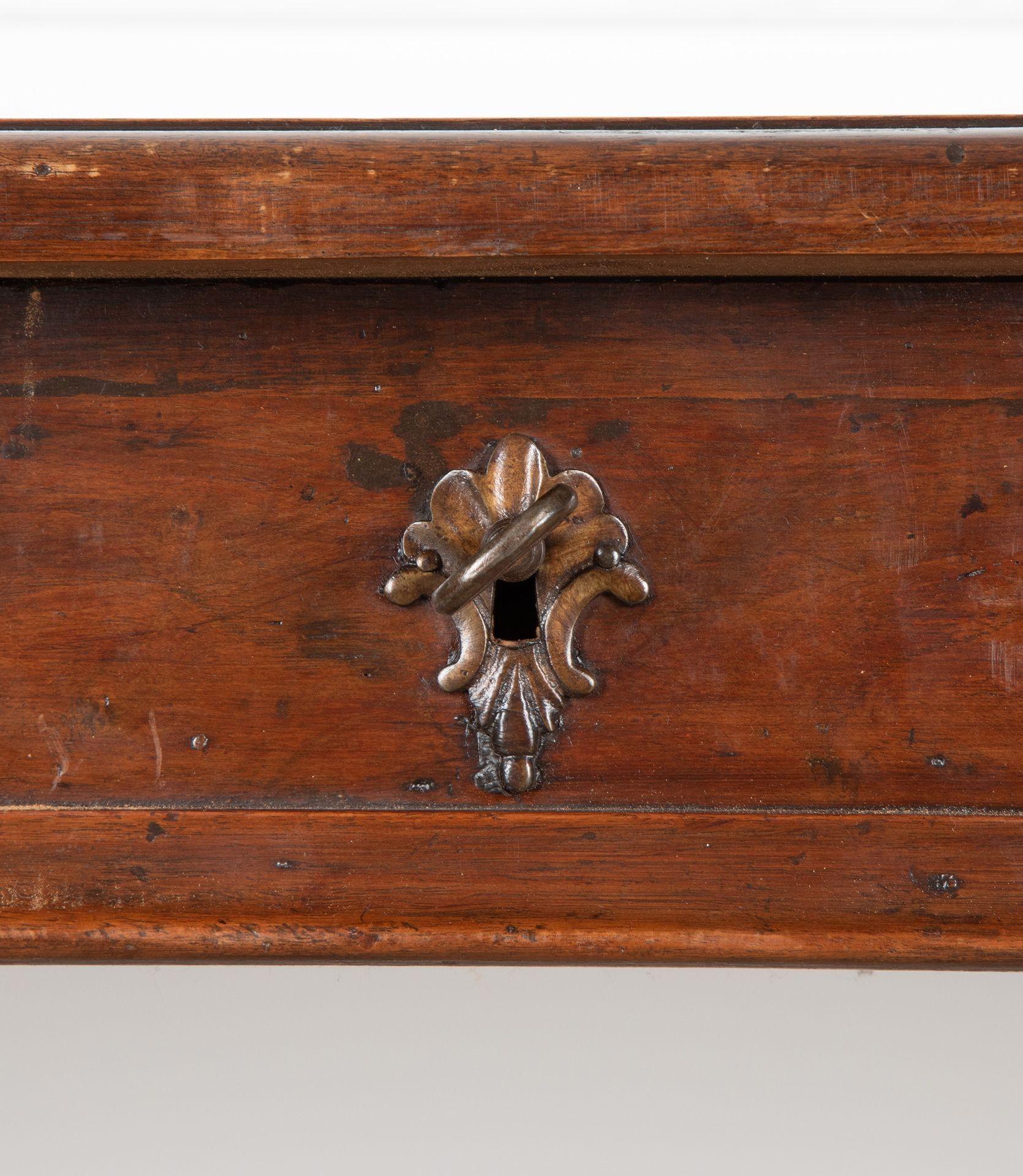19th Century Italian Dining Table For Sale 5