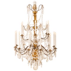 Italian 19th Century Eighteen-Light Giltwood and Crystal Chandelier