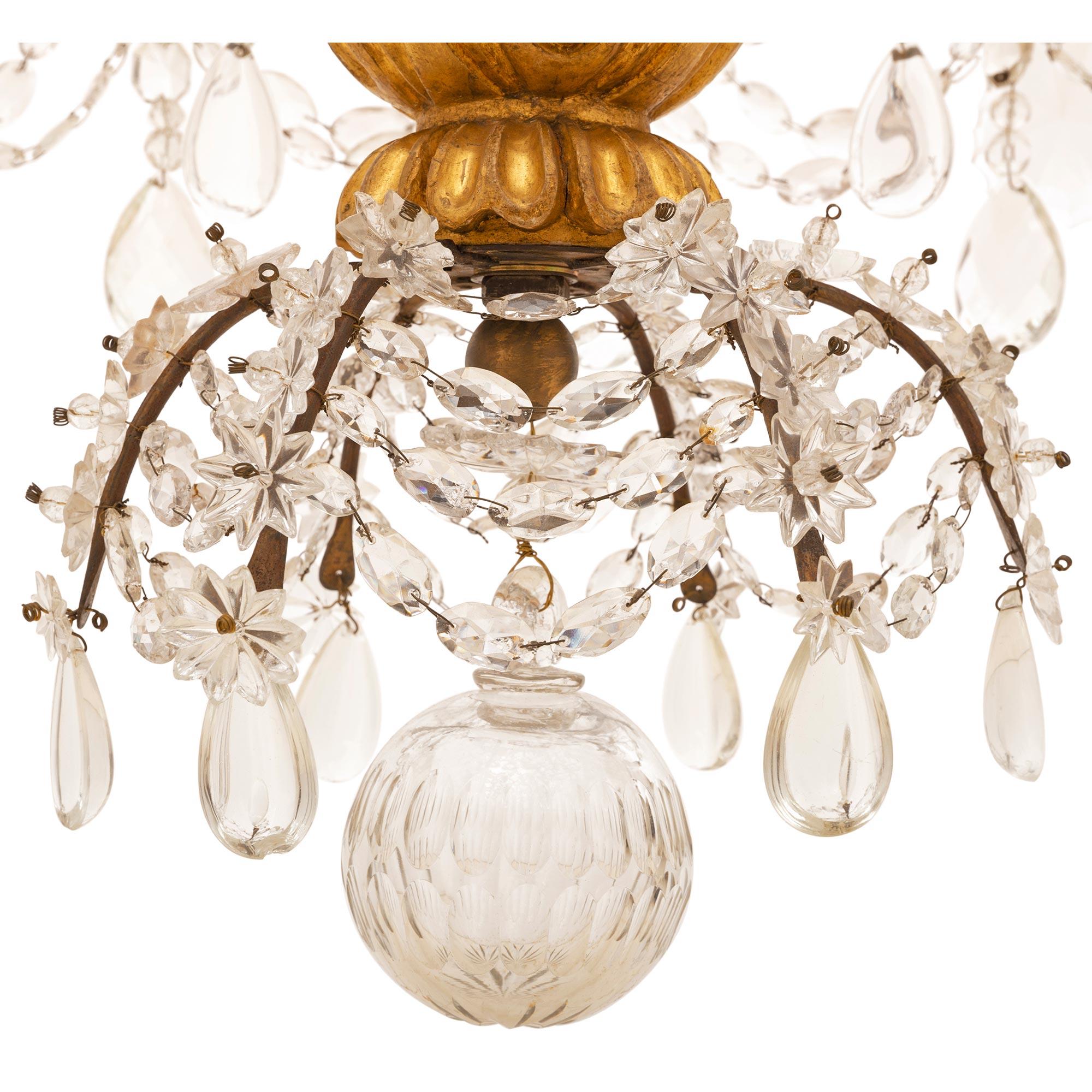 Italian 19th Century Eighteen-Light Giltwood and Crystal Chandelier For Sale 2