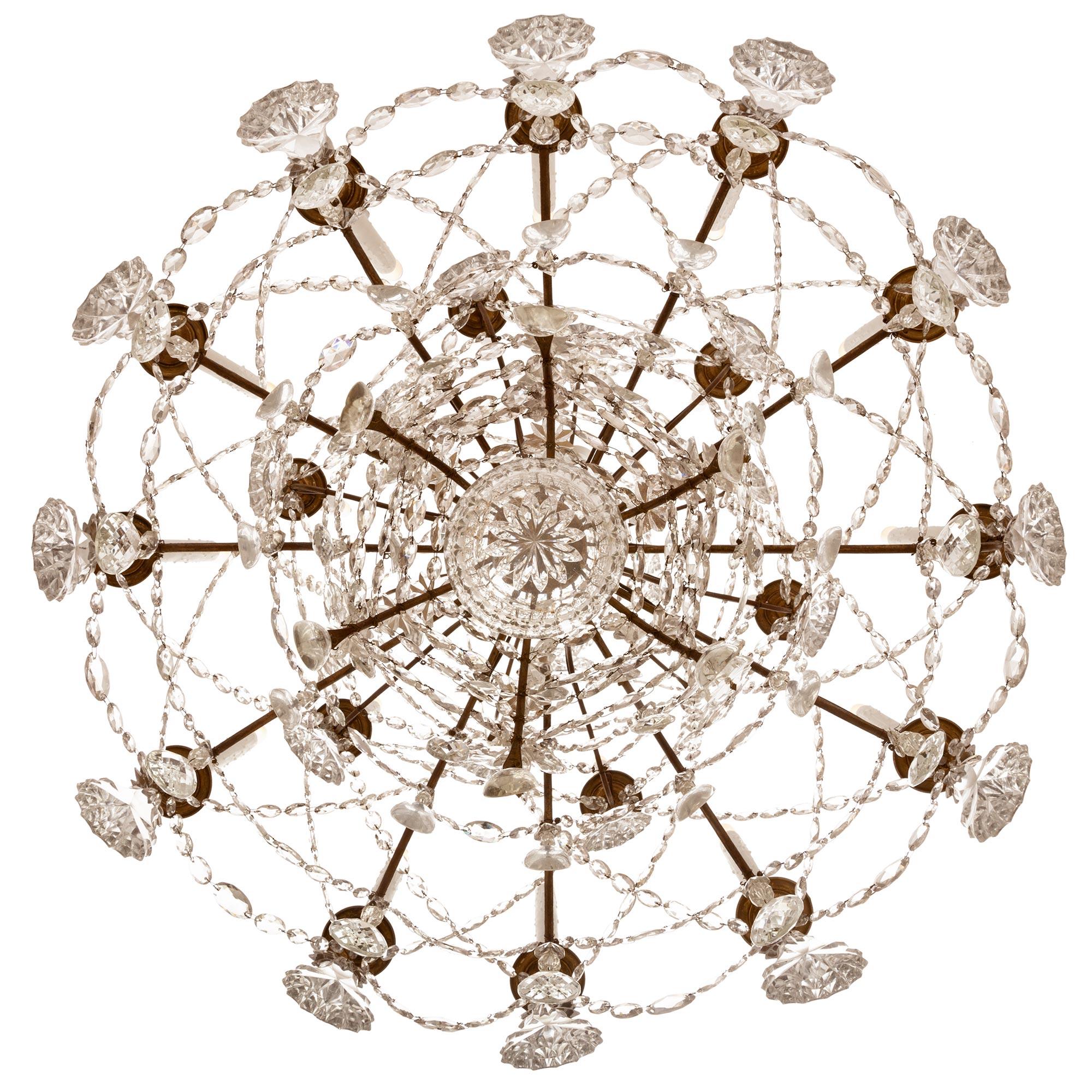 Italian 19th Century Eighteen-Light Giltwood and Crystal Chandelier For Sale 3