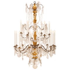 Italian 19th Century Eighteen-Light Giltwood and Crystal Chandelier