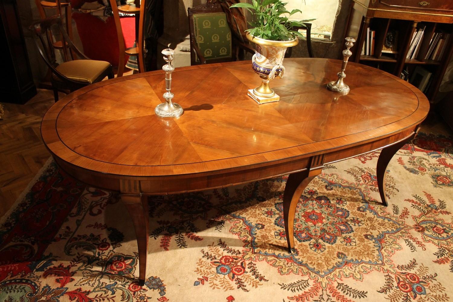Inlay Italian Empire Style 19th Century Oval Cherrywood and Ebony Dining Room Table For Sale