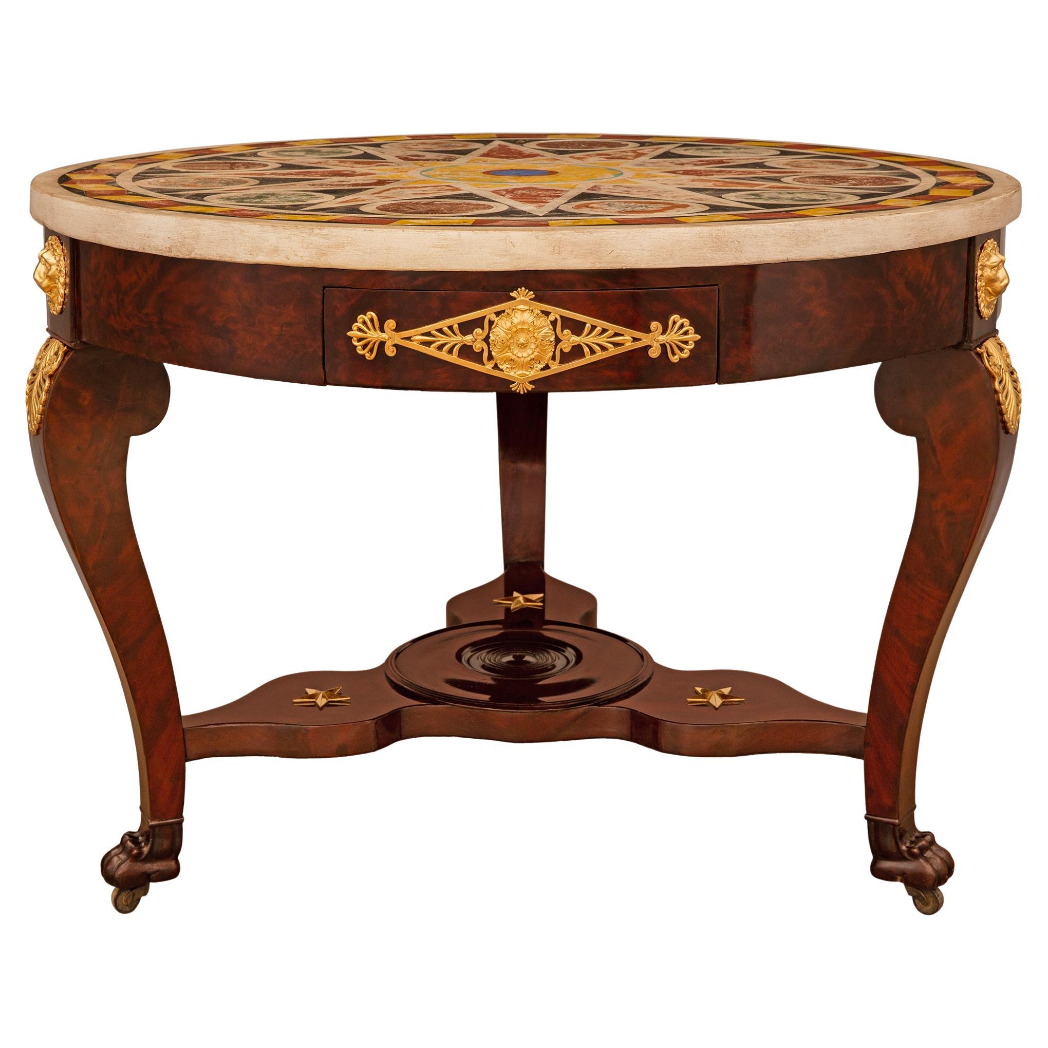 Table centrale italienne Empire du 19ème siècle en acajou, bronze doré et Scagliola