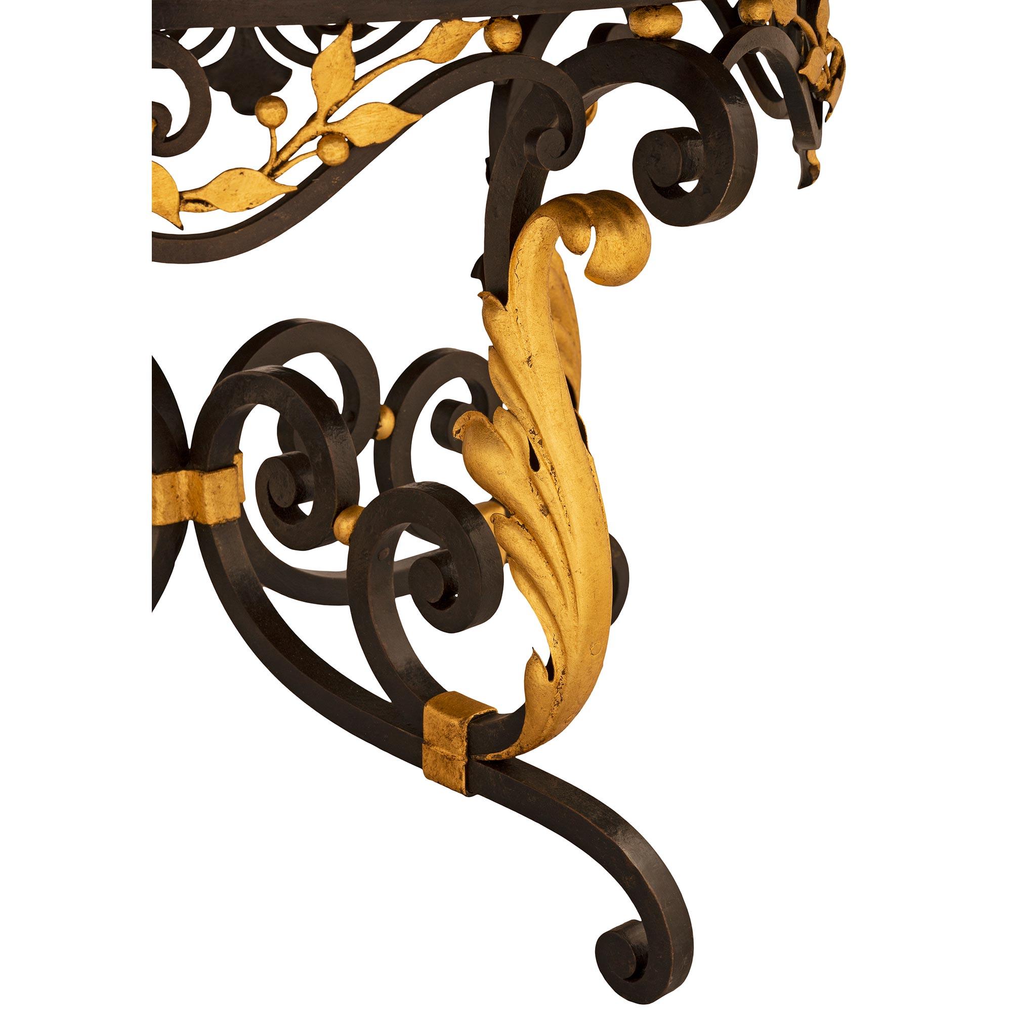Métal Table florentine italienne du 19ème siècle en fer forgé, métal doré et marbre en vente