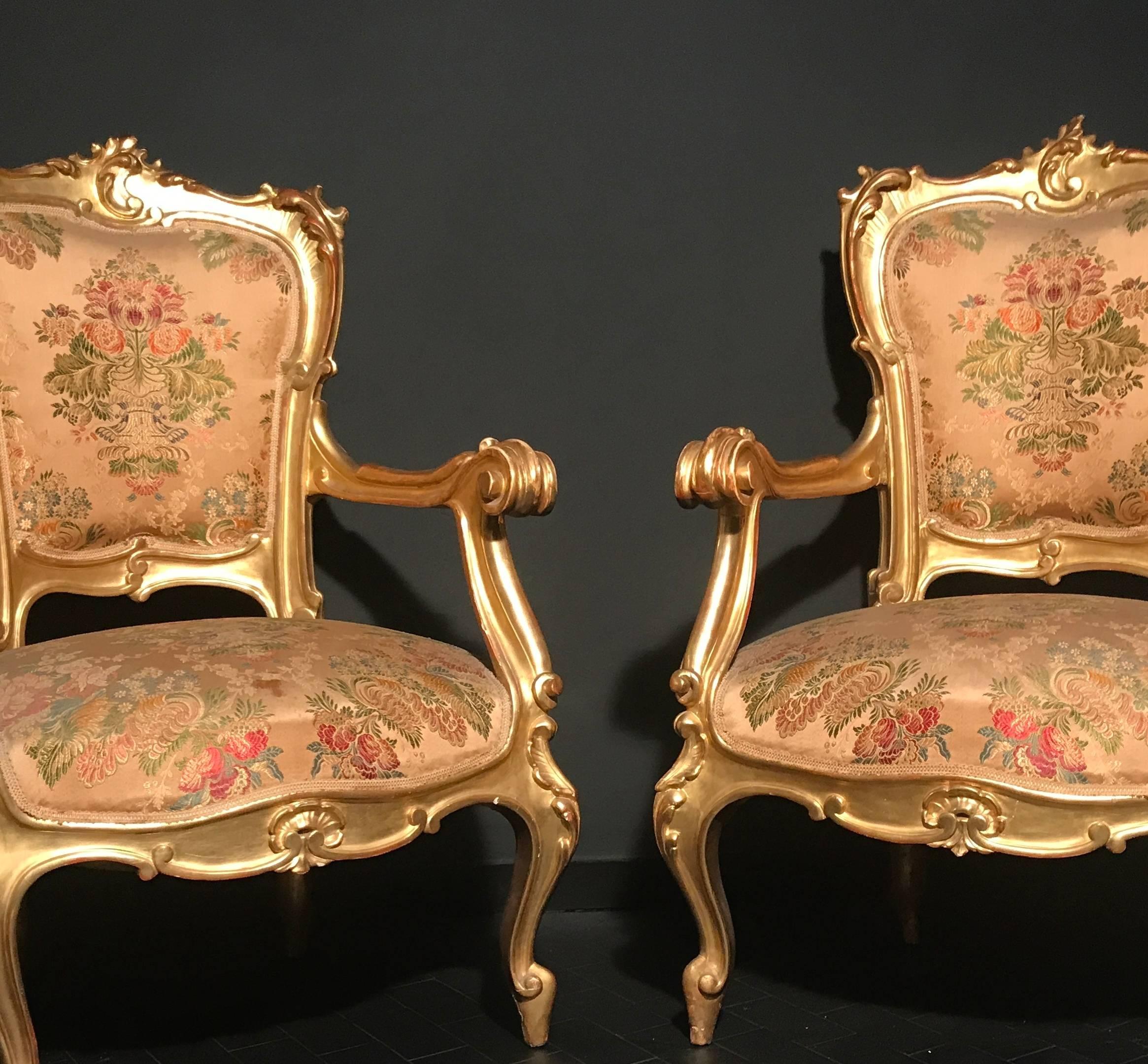 Giltwood Italian 19th Century Gilt Living Room Suite with a Sofà and Pair of Armchairs For Sale