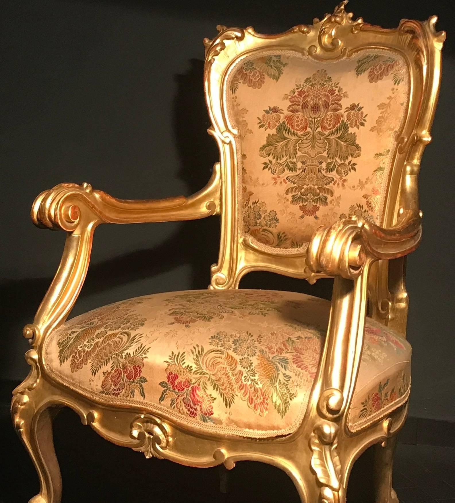 Giltwood Italian 19th Century Gilt Living Room Suite with a Sofa and Pair of Armchairs For Sale