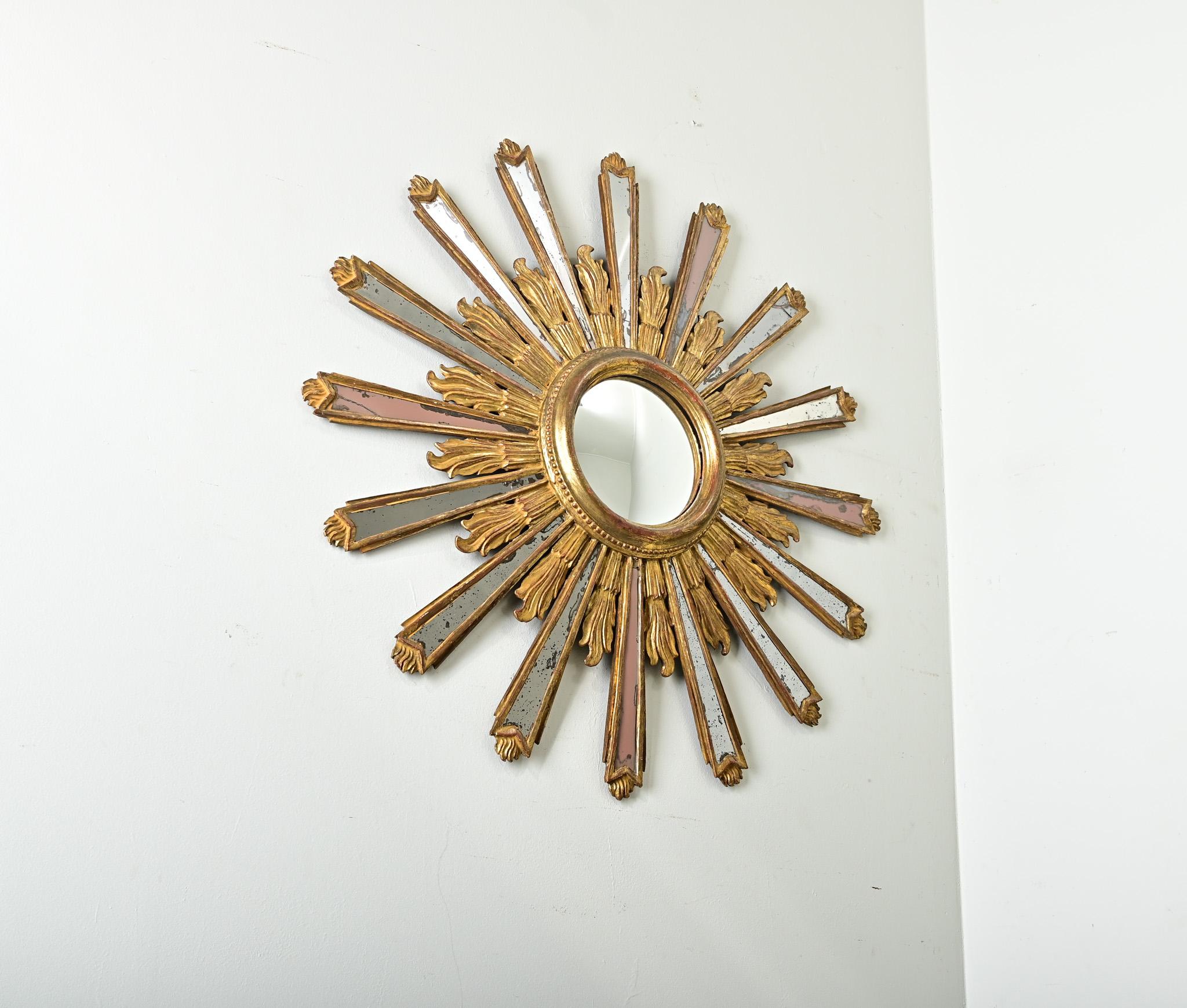 Miroir italien du 19ème siècle en forme d'étoile dorée en vente 2